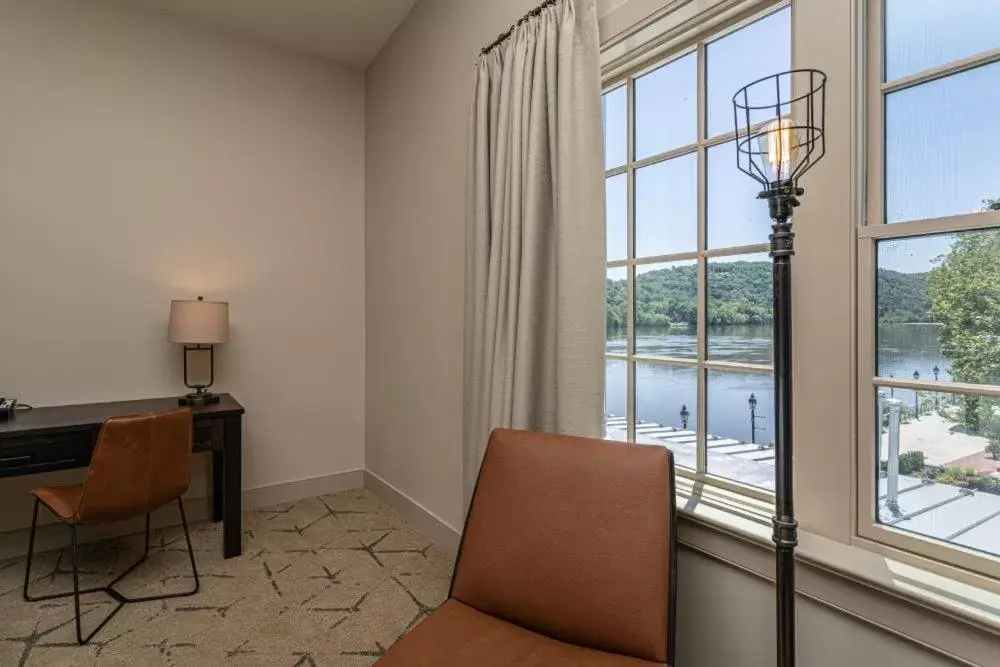 King Room in Ghost Light Inn King Room in Ghost Light Inn