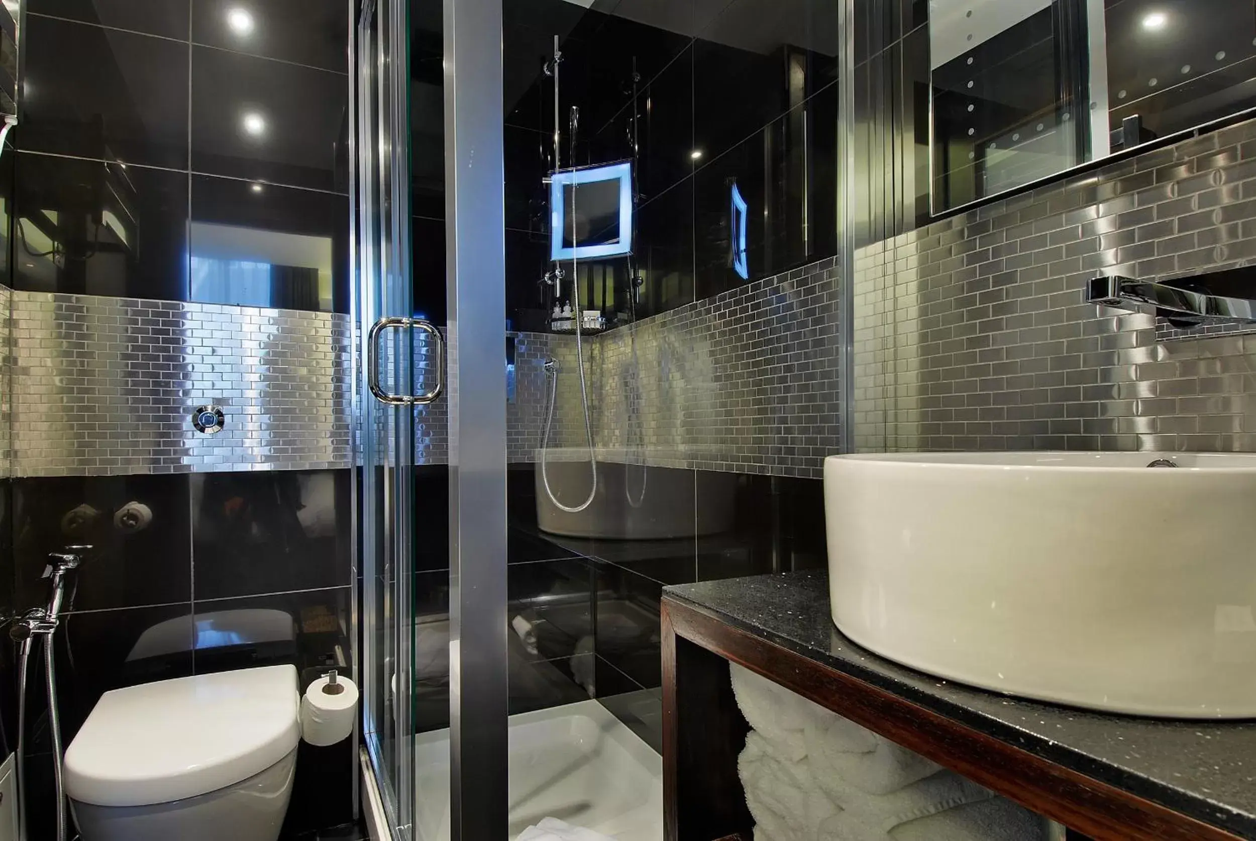 Bathroom in The Marble Arch London