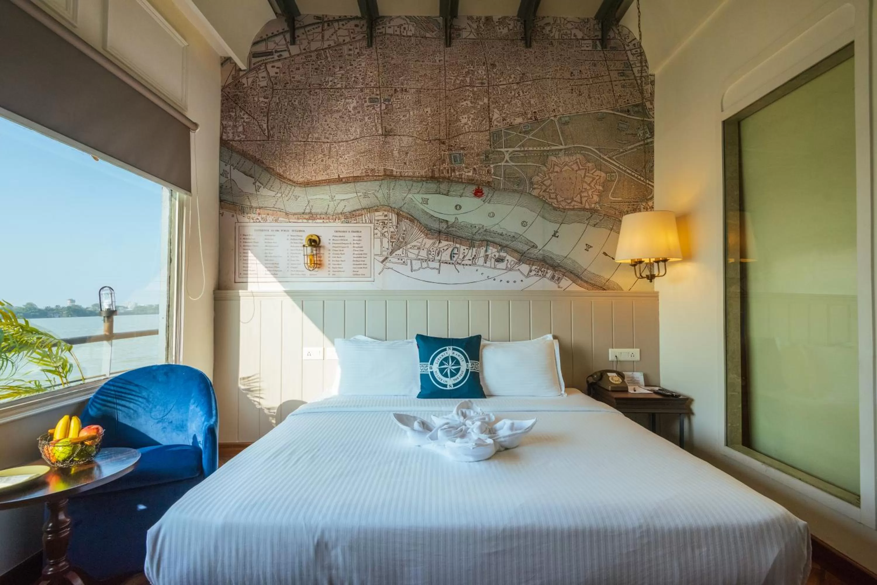 Bed in Polo Floatel Kolkata