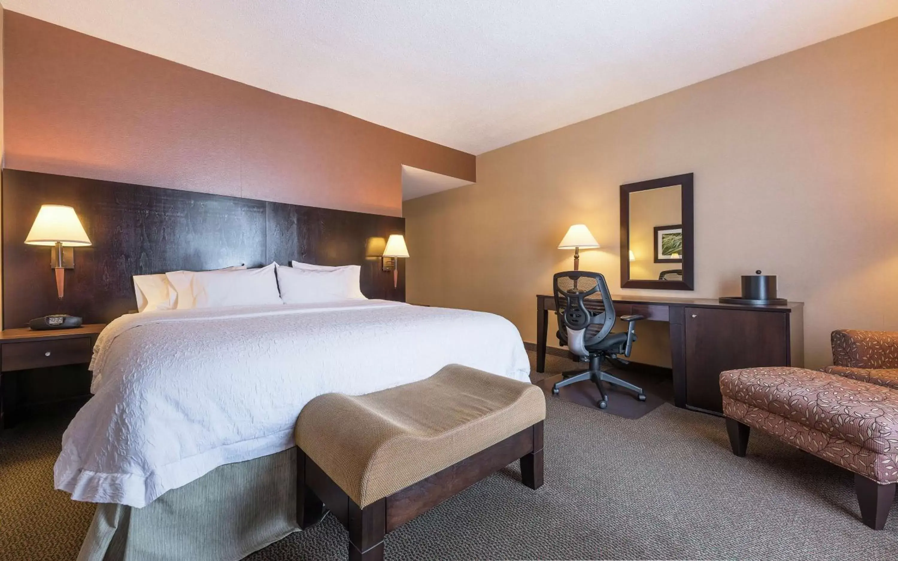 Bedroom, Bed in Hampton Inn & Suites by Hilton Moncton