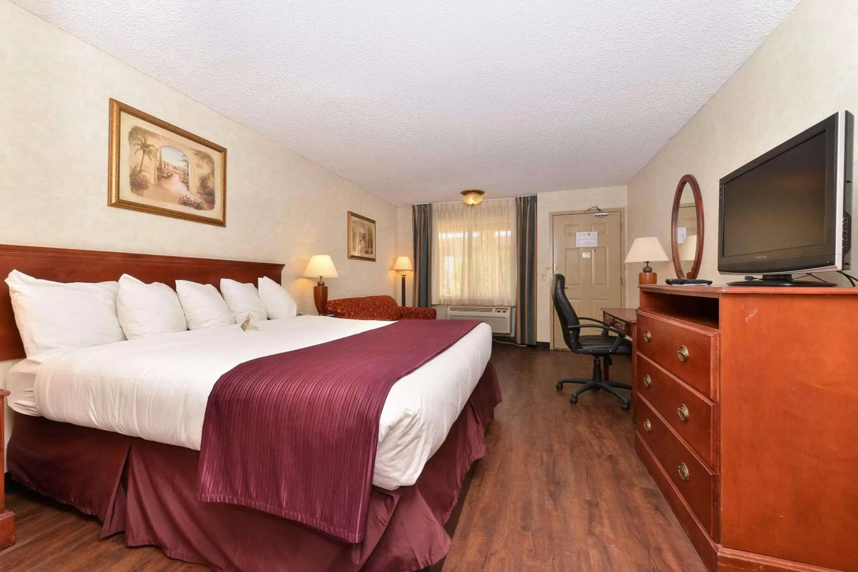 King Room - Non-Smoking in Quality Inn & Suites Indio I-10