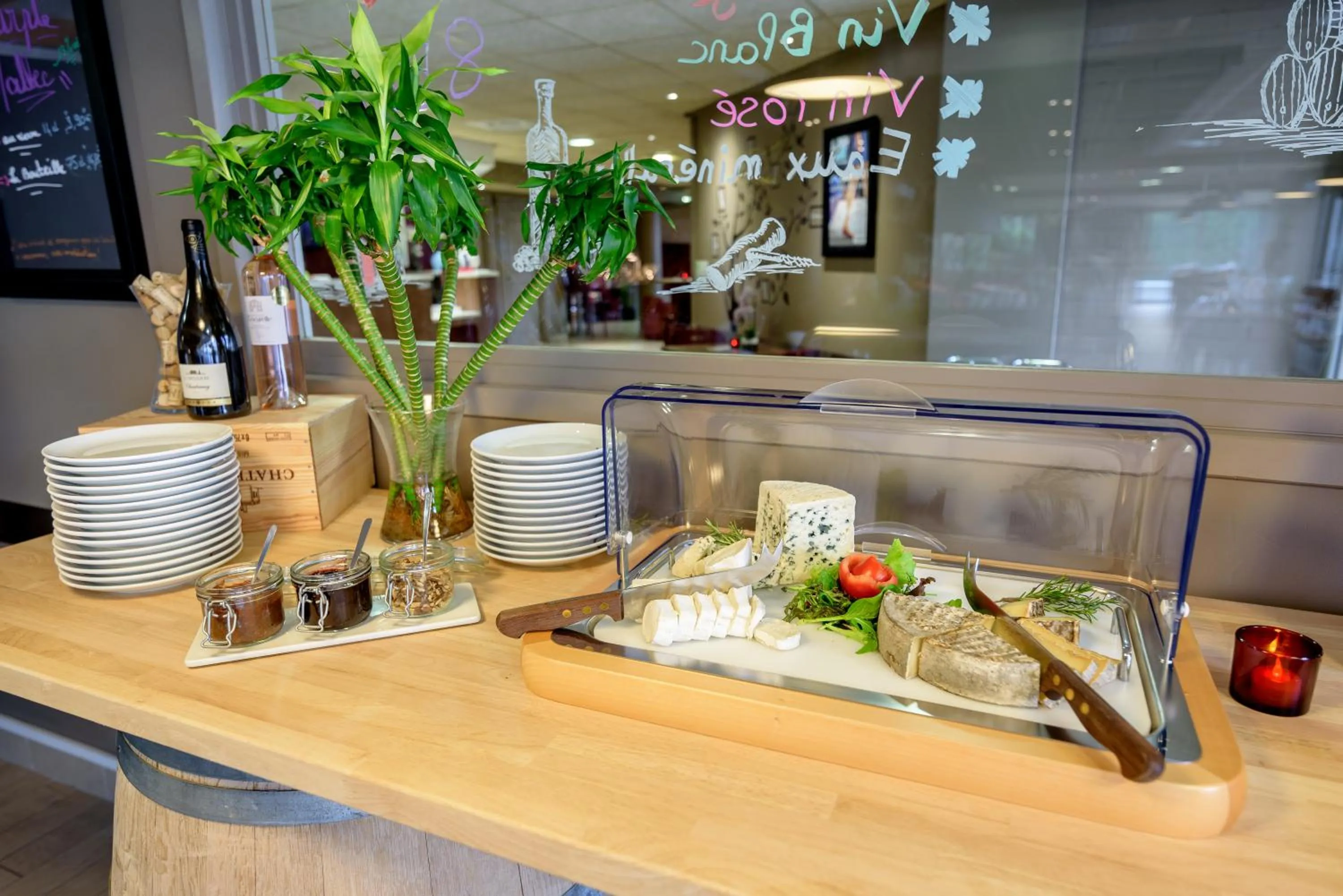 Restaurant/places to eat in Campanile Toulouse Purpan