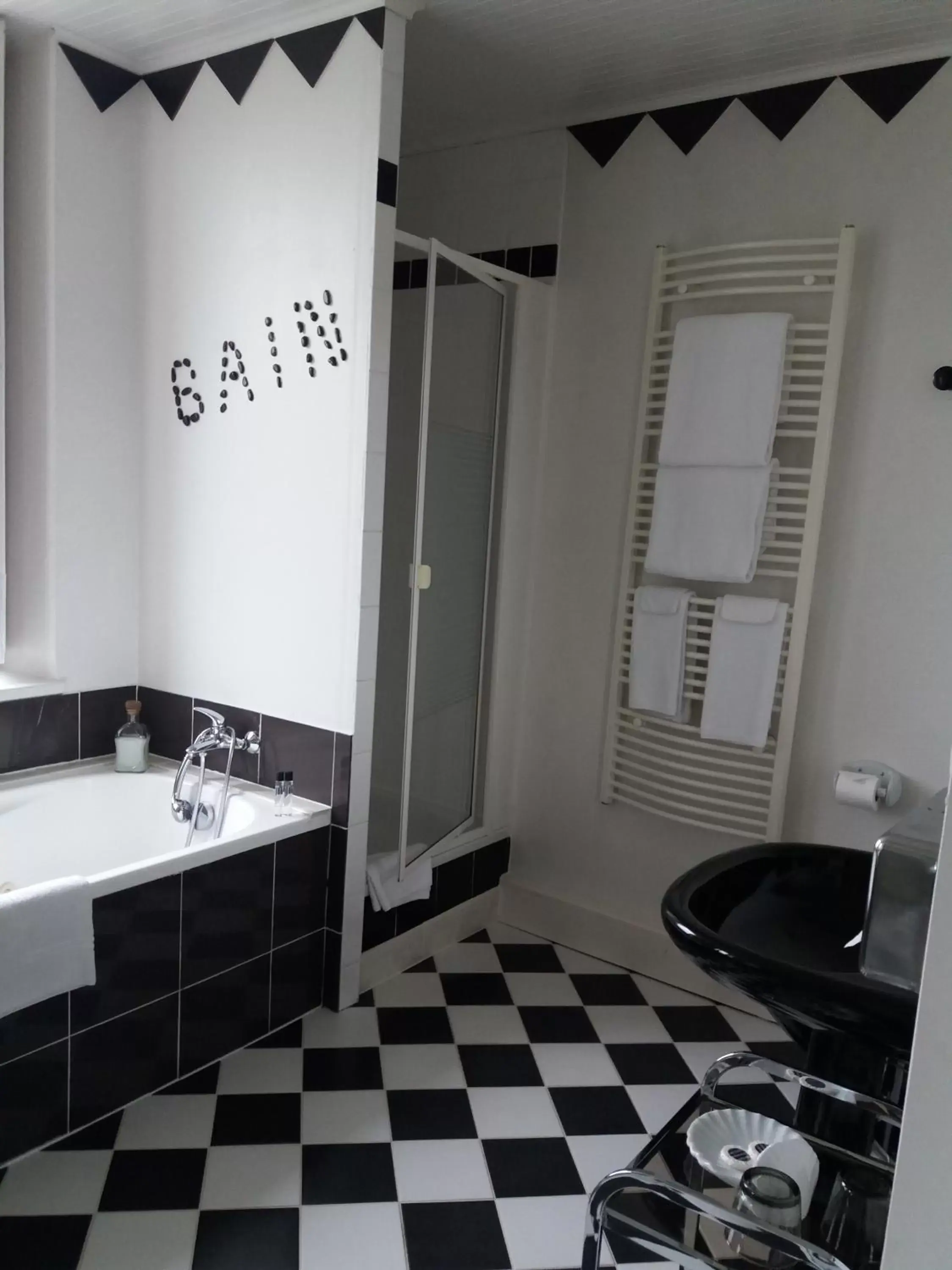 Bathroom in Hotel de Charme Le Sud Bretagne