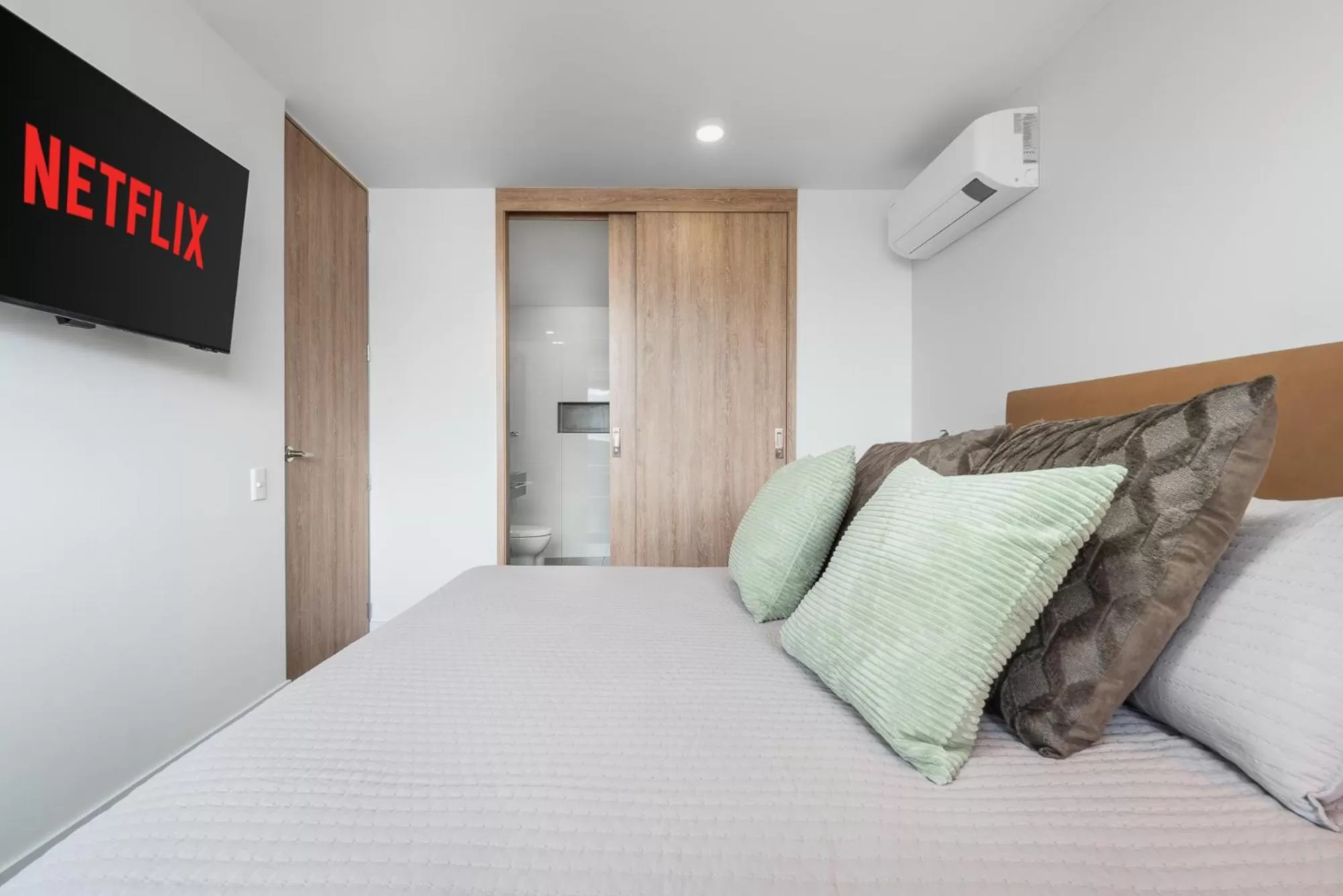 Bed in Apartamentos Go Living & Suites by HOUSY HOST