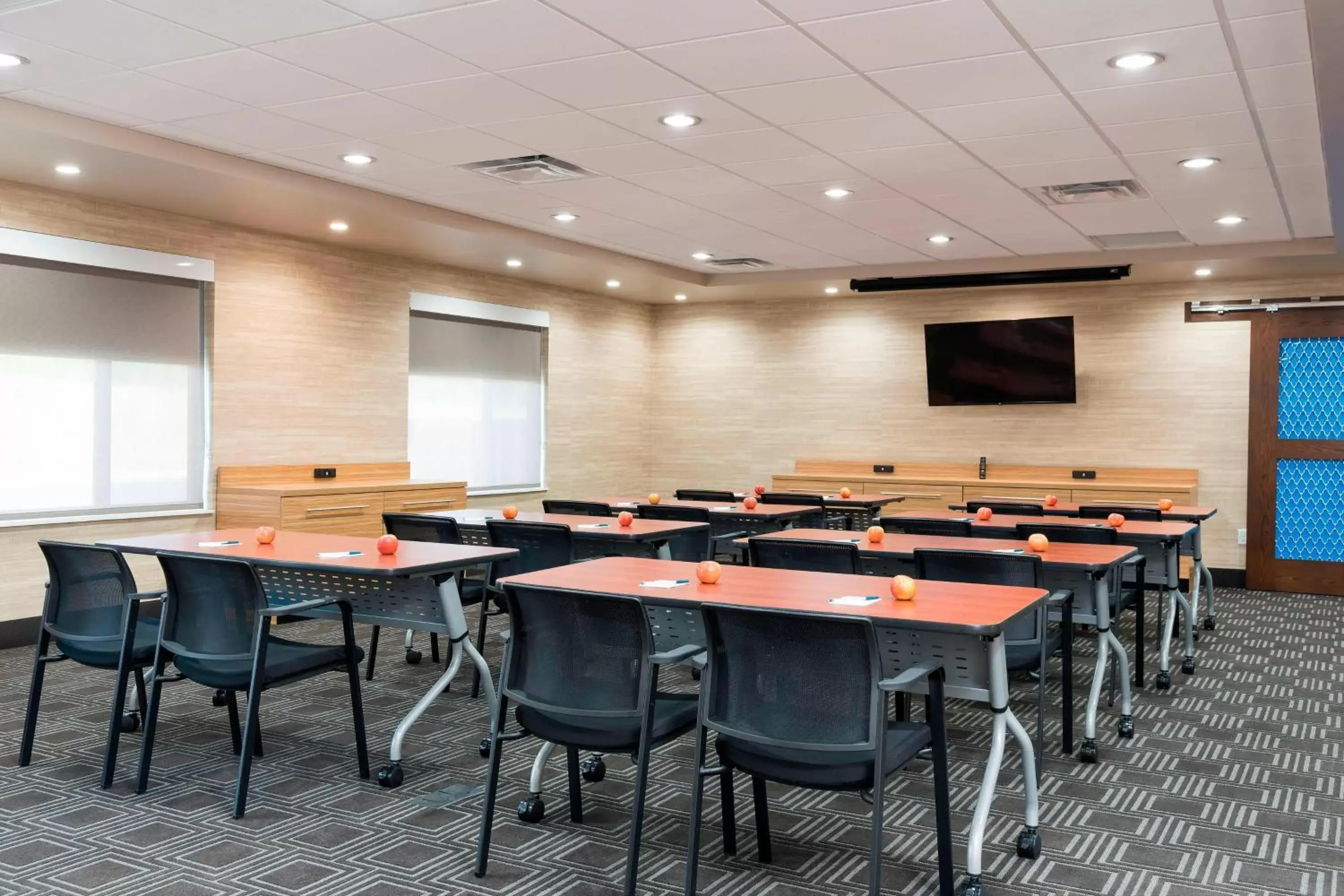 Meeting/conference room in TownePlace Suites by Marriott Ontario-Mansfield