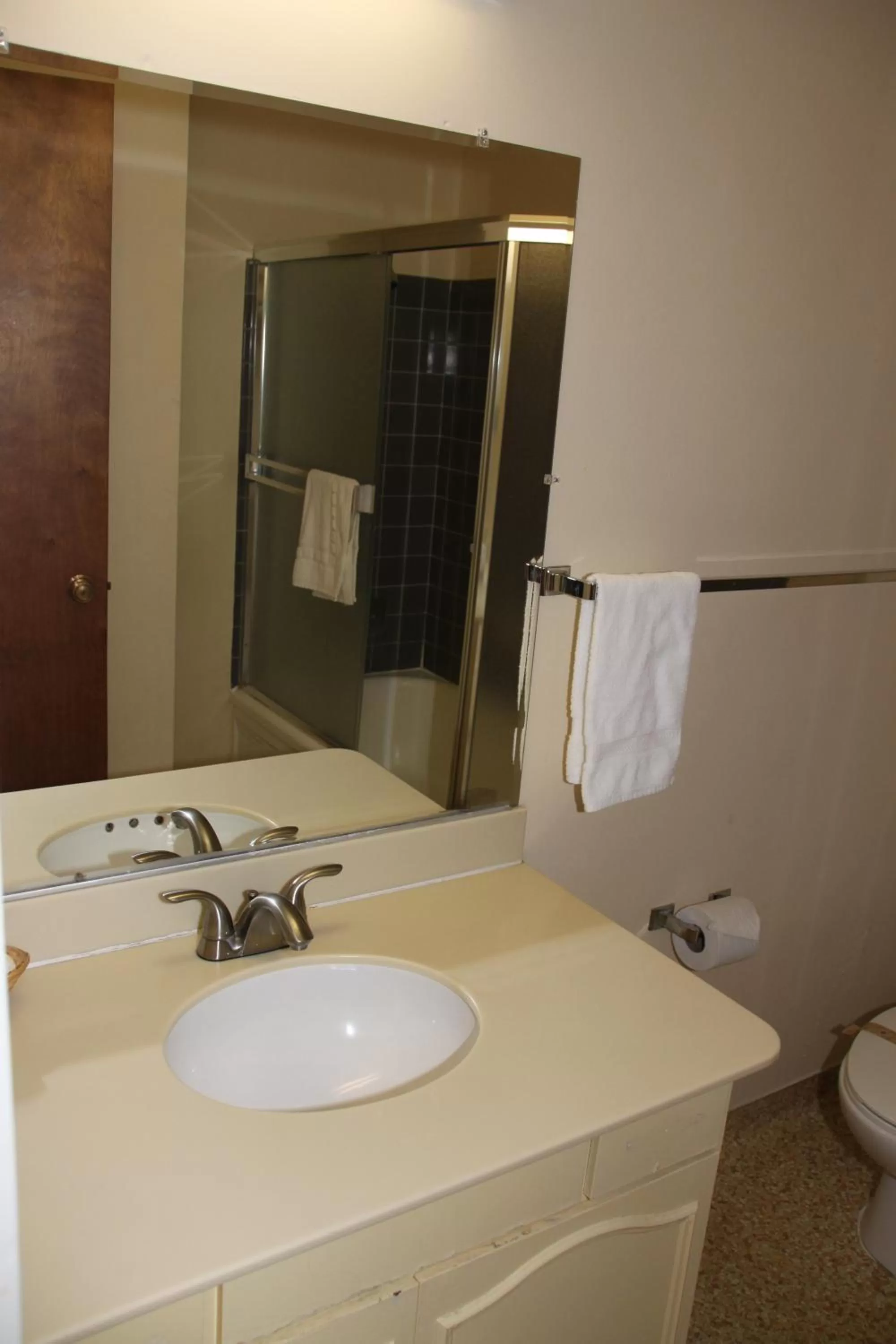 Bathroom in Villa Inn