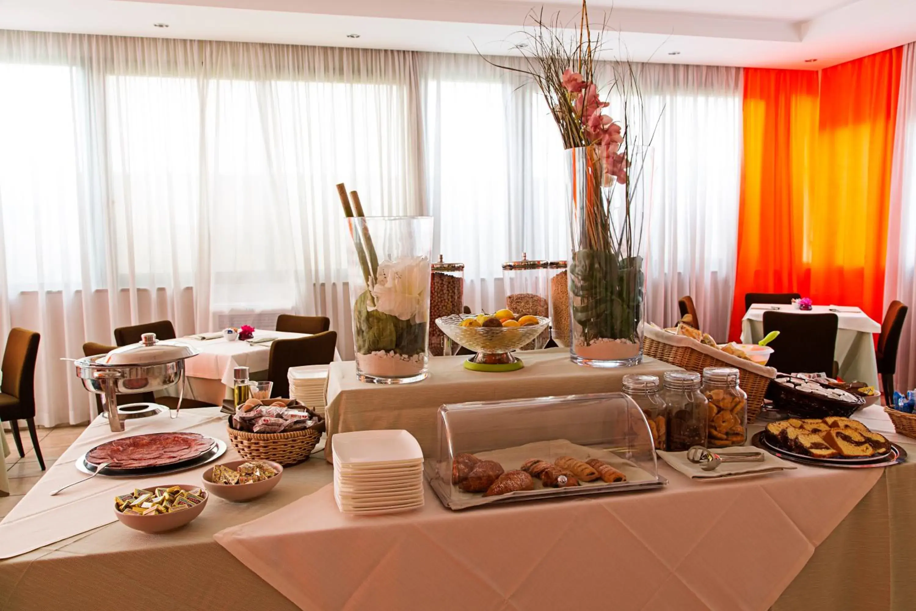 Buffet breakfast, Food in Hotel President Pomezia