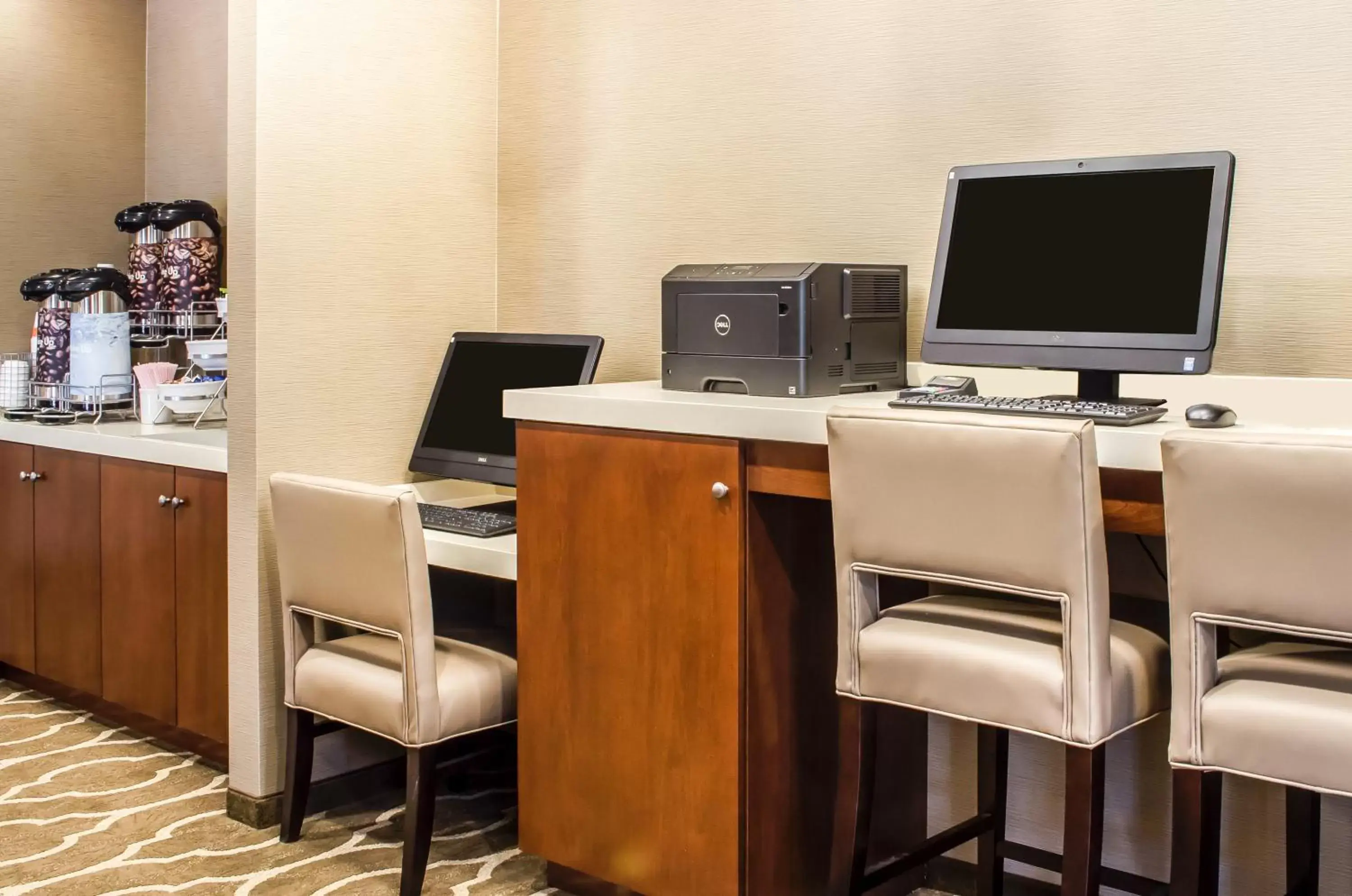 Business facilities, TV/Entertainment Center in Comfort Suites Manheim - Lancaster