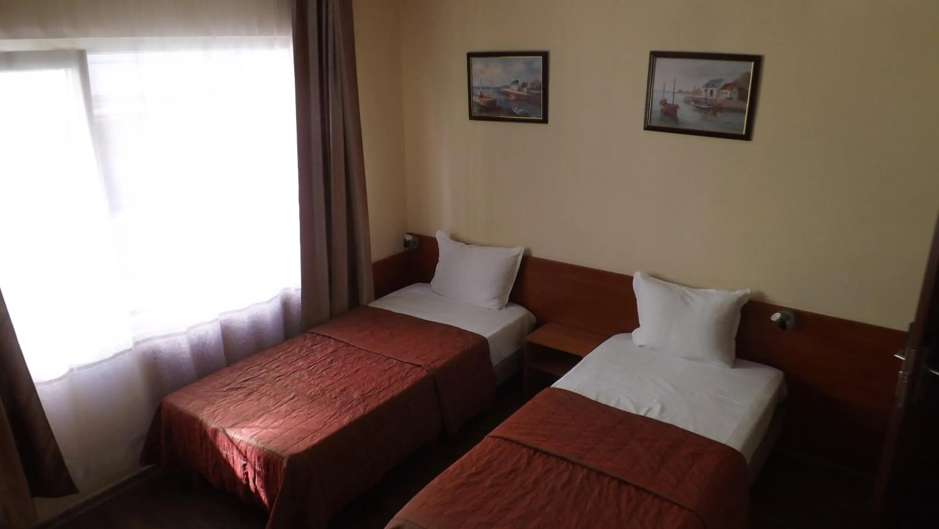 Bed in Hotel Palitra