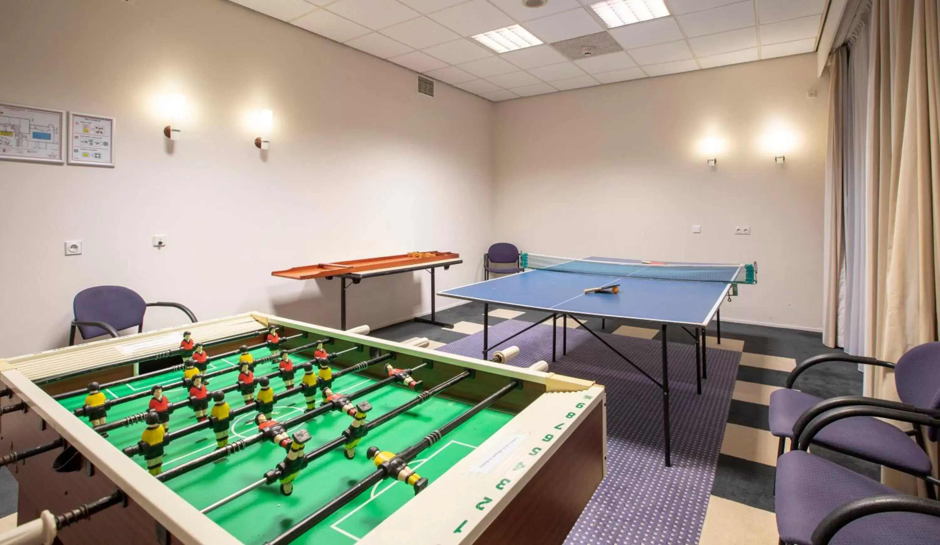 Game Room, Table Tennis in Fletcher Hotel-Restaurant Klein Zwitserland