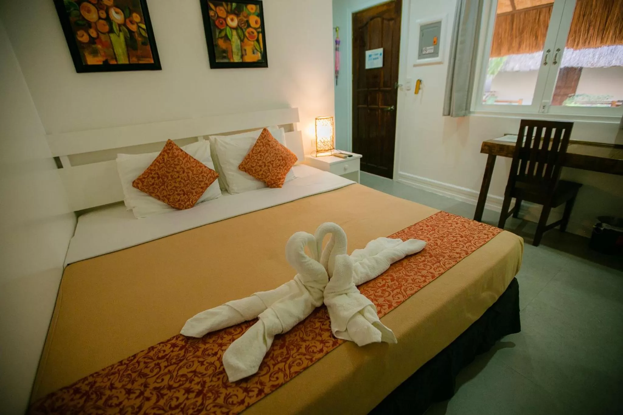 Bedroom, Bed in Kav&#x27;s Beach Resort