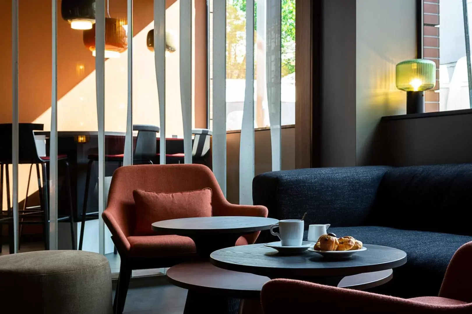 Lounge or bar in Oceania Paris Porte De Versailles Lounge or bar in Oceania Paris Porte De Versailles