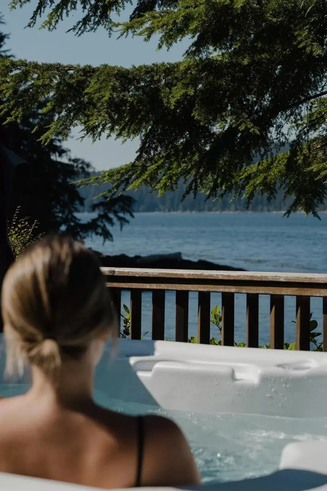 Hot Tub in Wild Renfrew Seaside Cottages