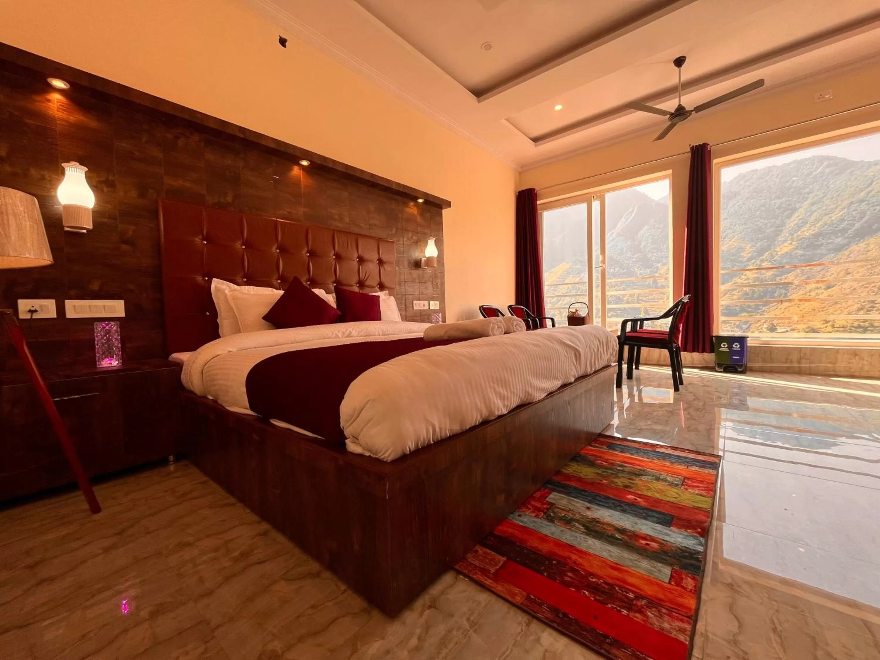 Bed in The Kempty Fall Resort, Mussoorie