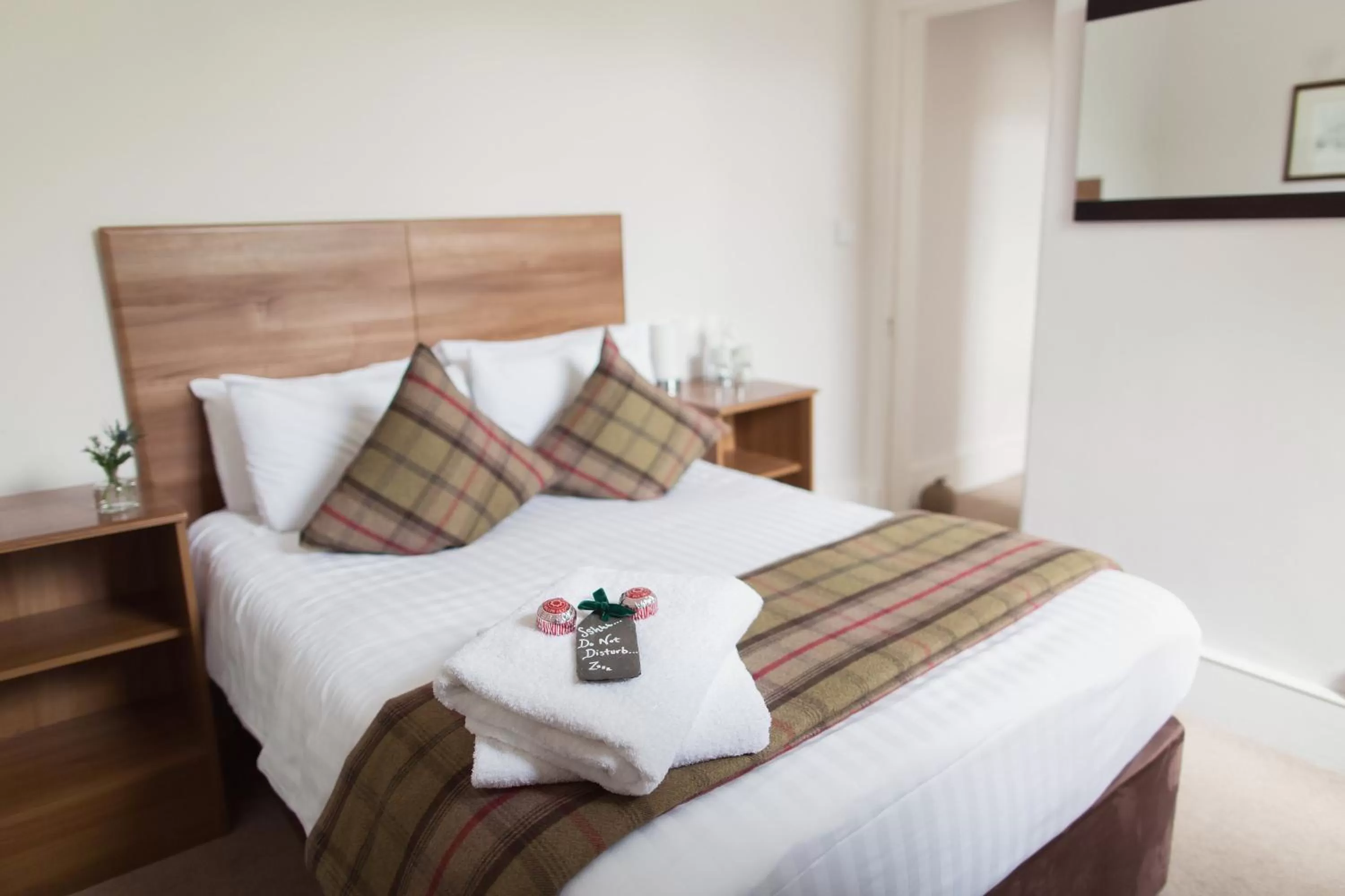 Bed in The Inverkip Restaurant, Bar & Hotel