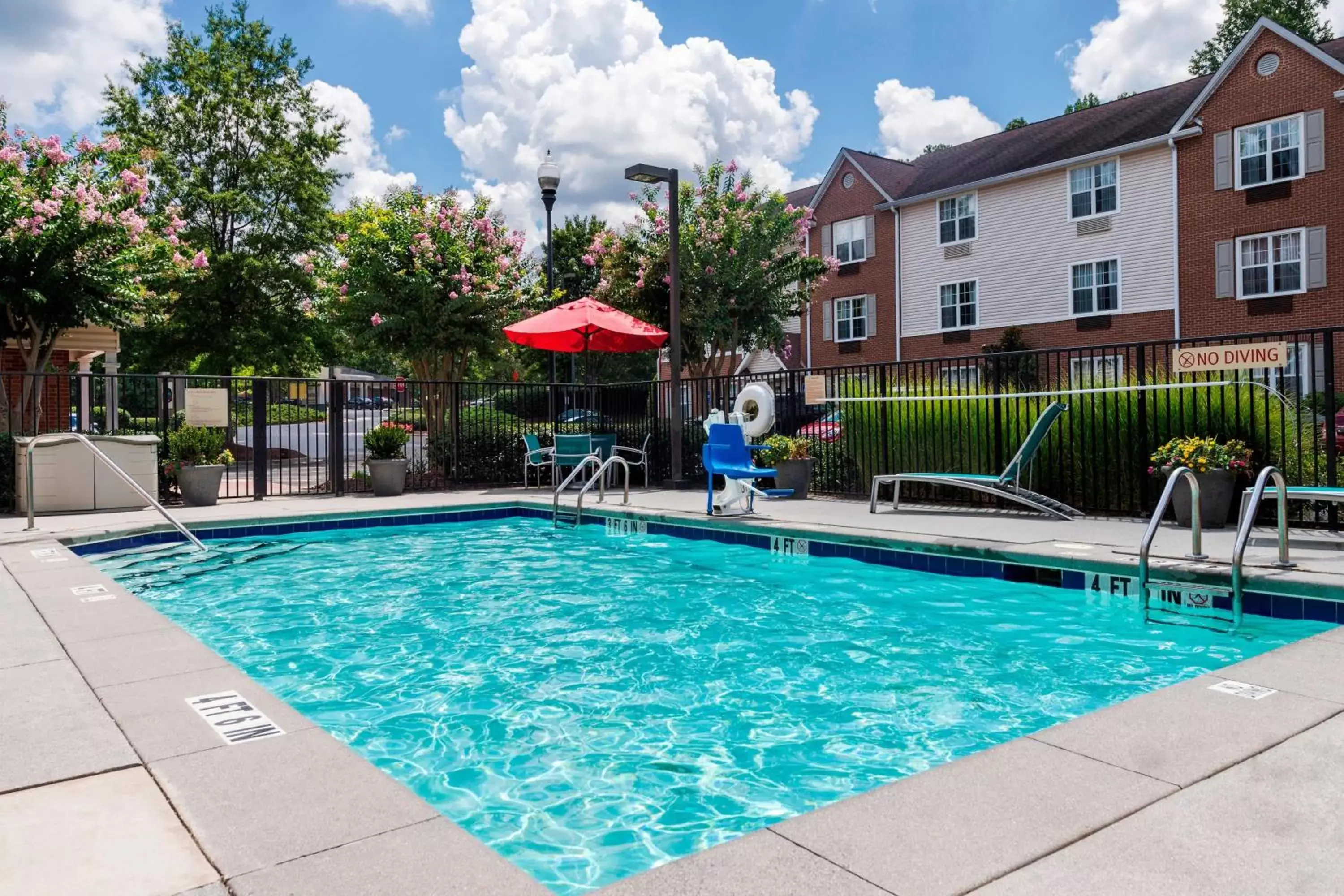 Swimming Pool in TownePlace Suites by Marriott Atlanta Kennesaw