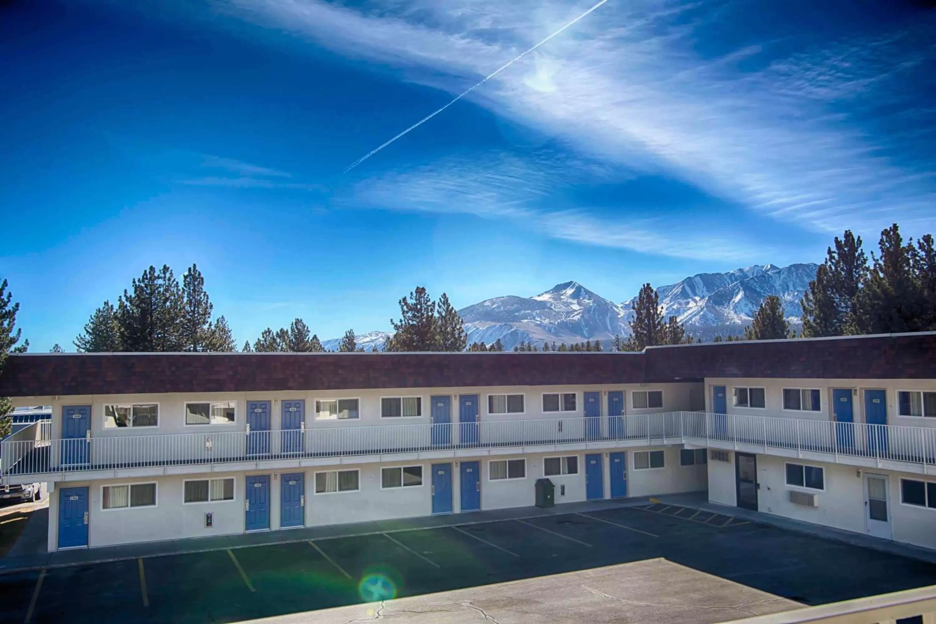 Property building in Motel 6-Mammoth Lakes, CA