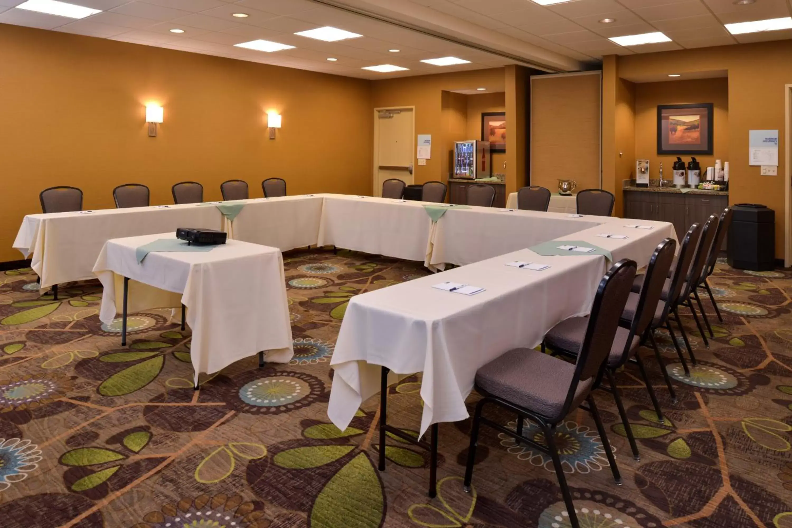 Meeting/conference room in Holiday Inn Express Pocatello, an IHG Hotel