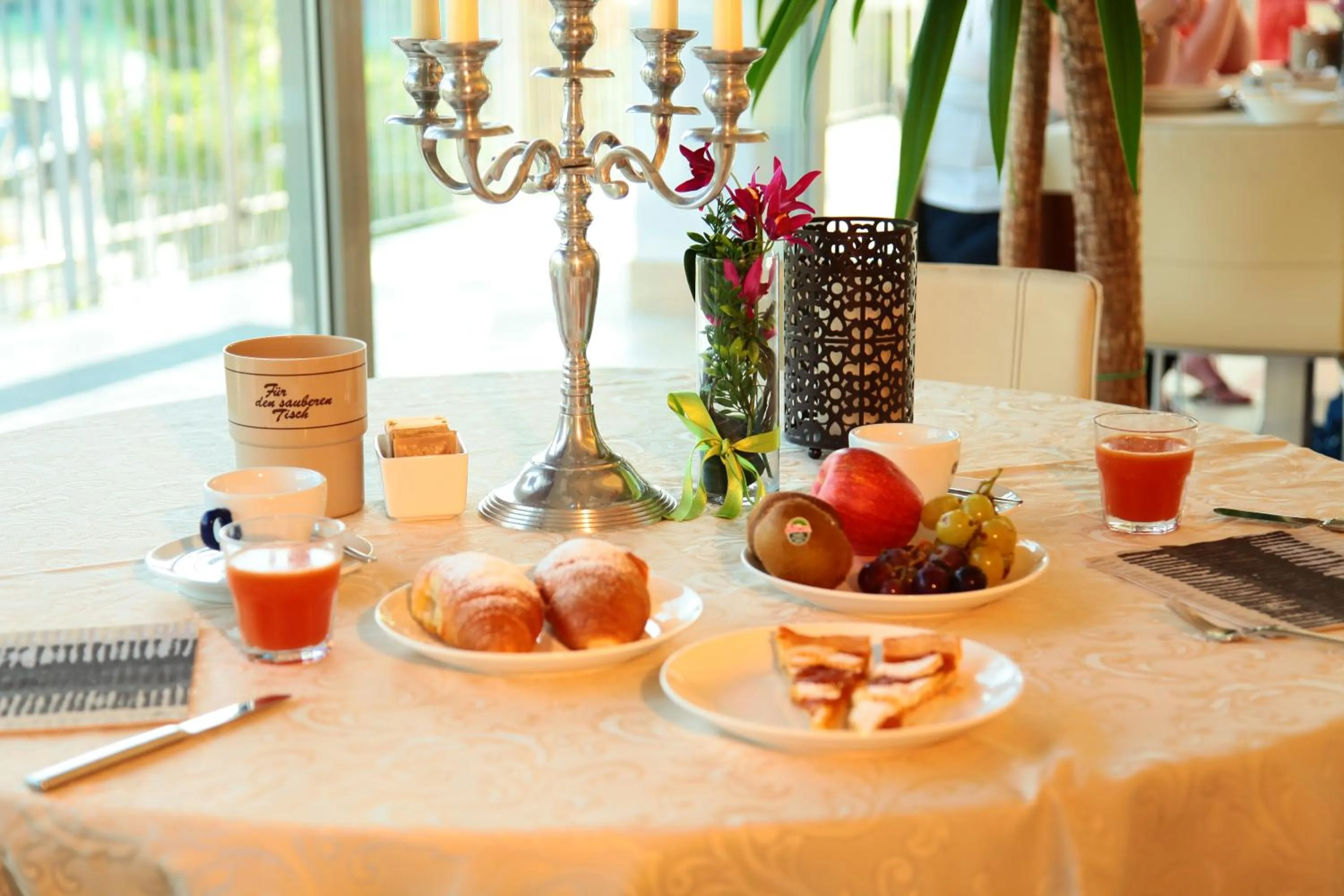 Restaurant/places to eat in Hotel Rivus