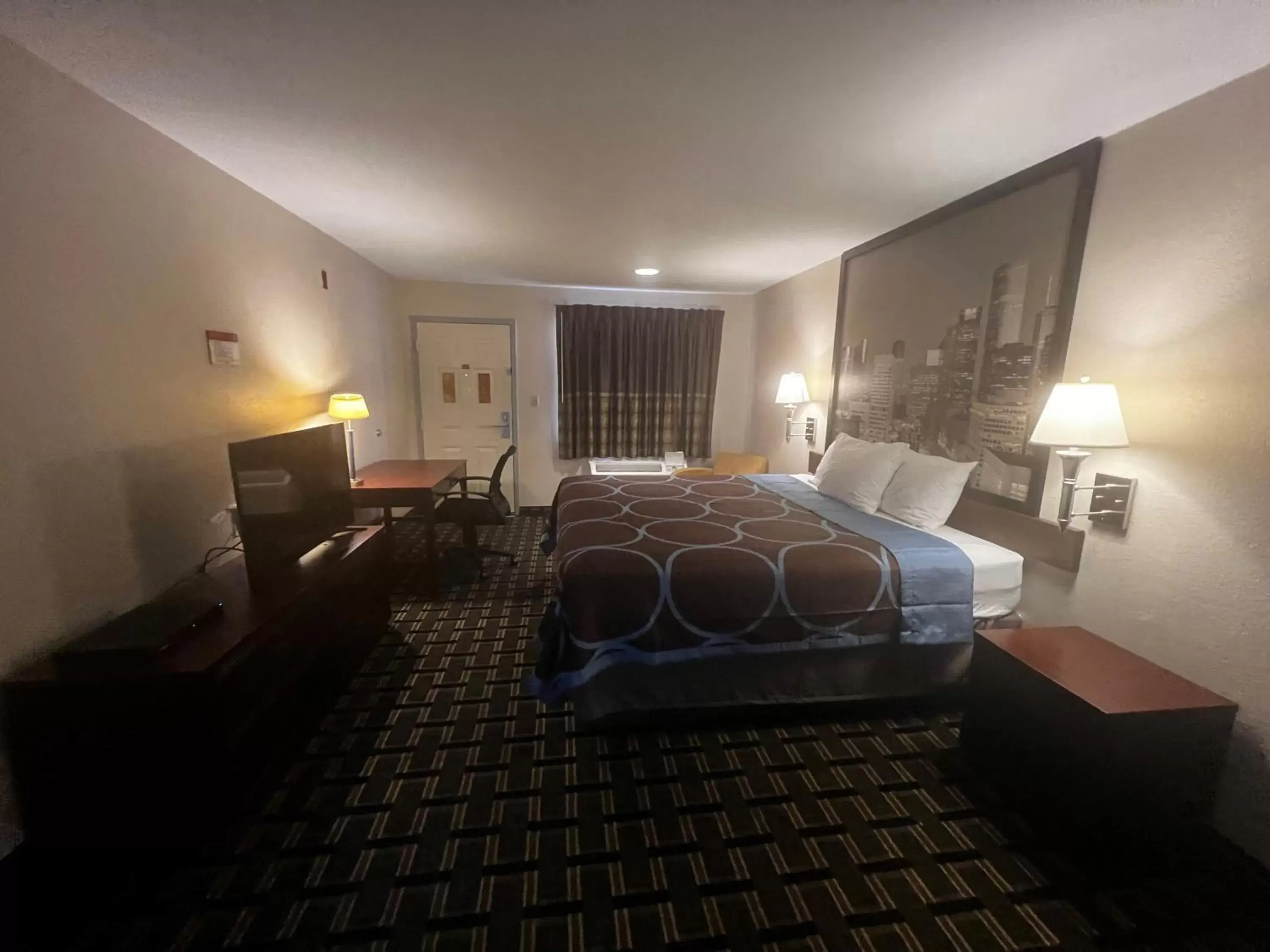 Photo of the whole room, Bed in Super 8 by Wyndham Baytown I-10