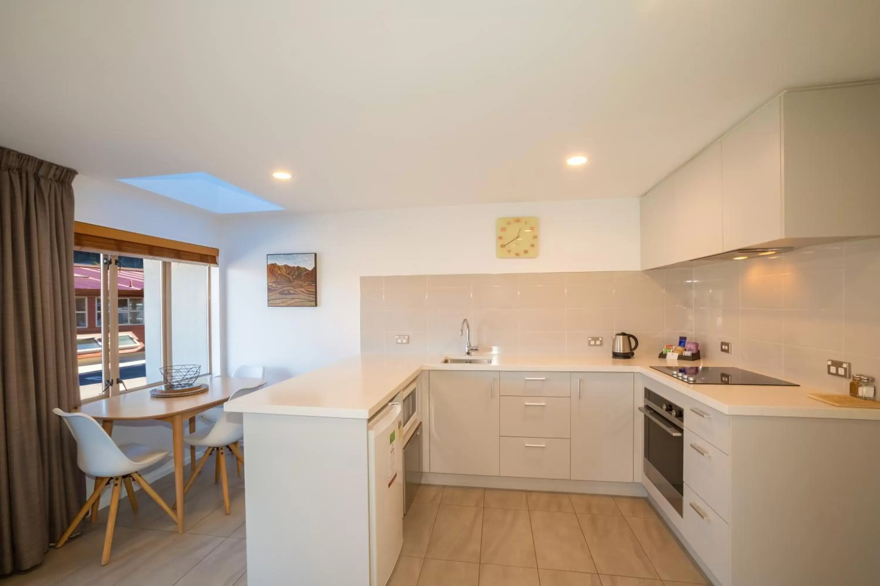 Kitchen or kitchenette, Kitchen/Kitchenette in Cranbury Court Apartments