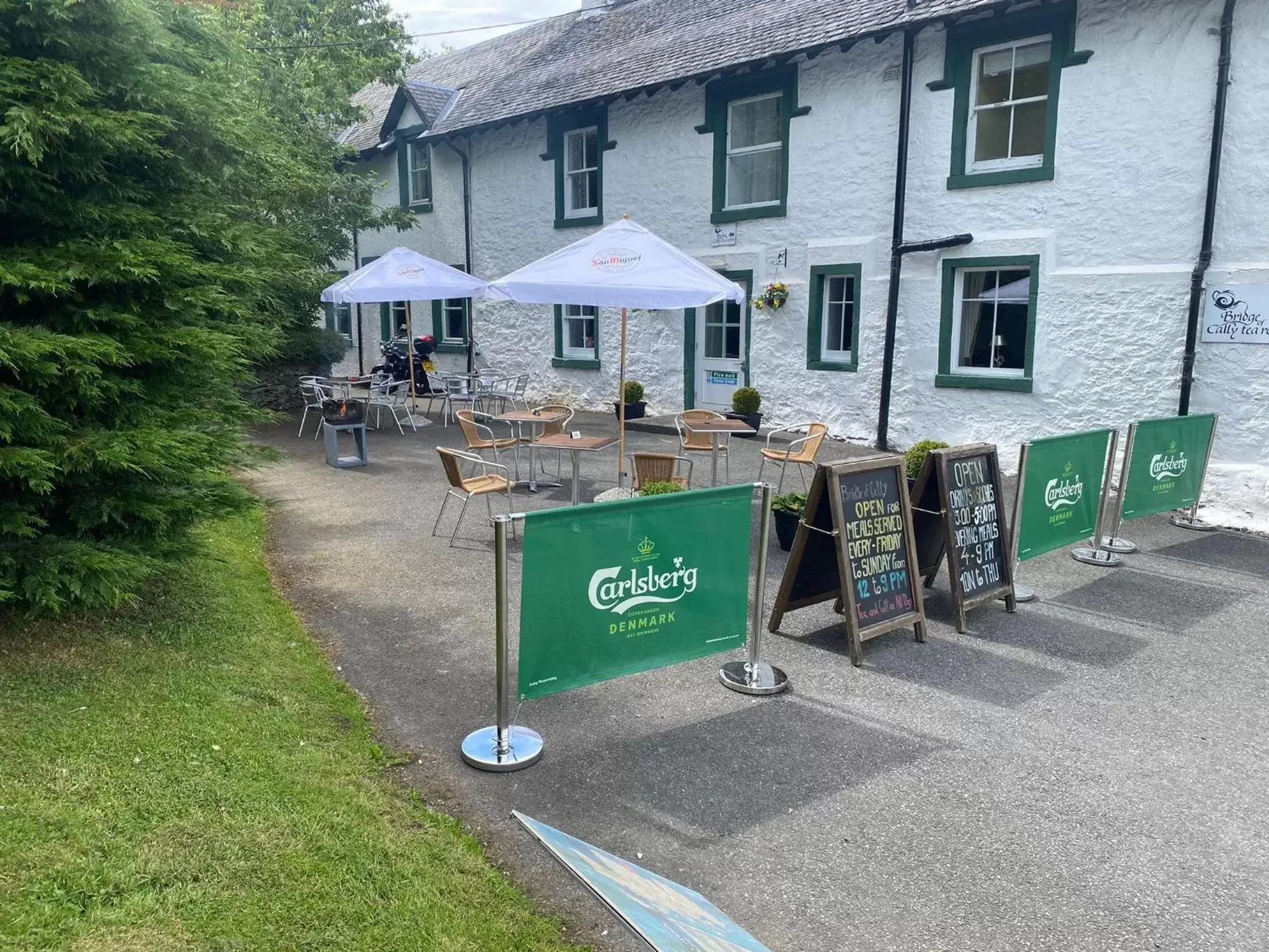 Patio in Bridge of Cally Hotel