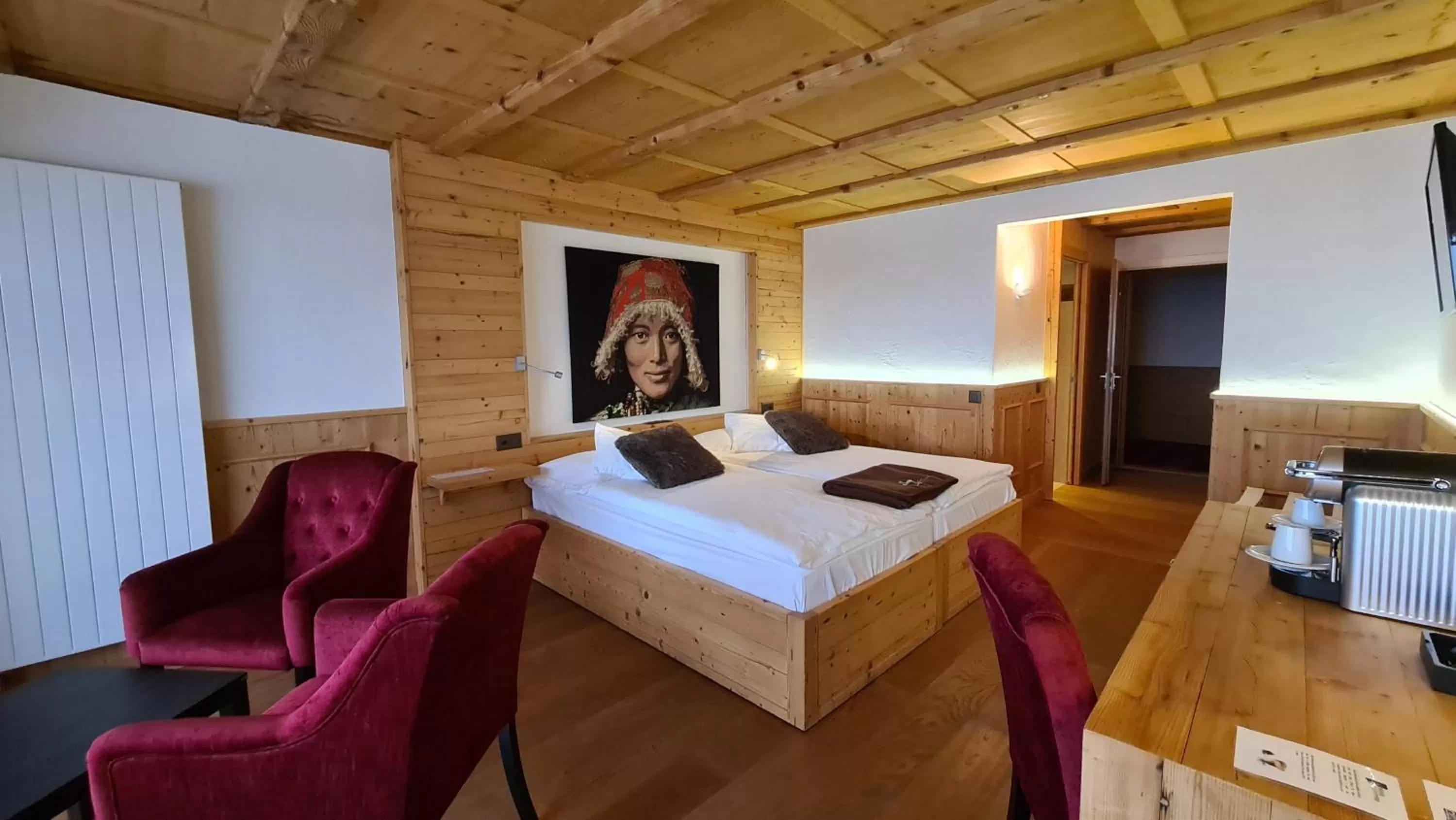 Photo of the whole room, Bed in Hotel Etrier