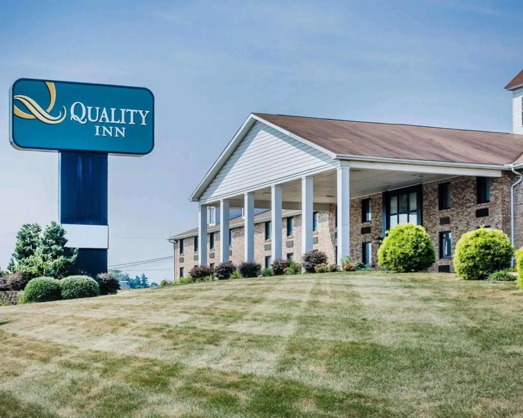 Property building in Quality Inn Riverview Enola-Harrisburg