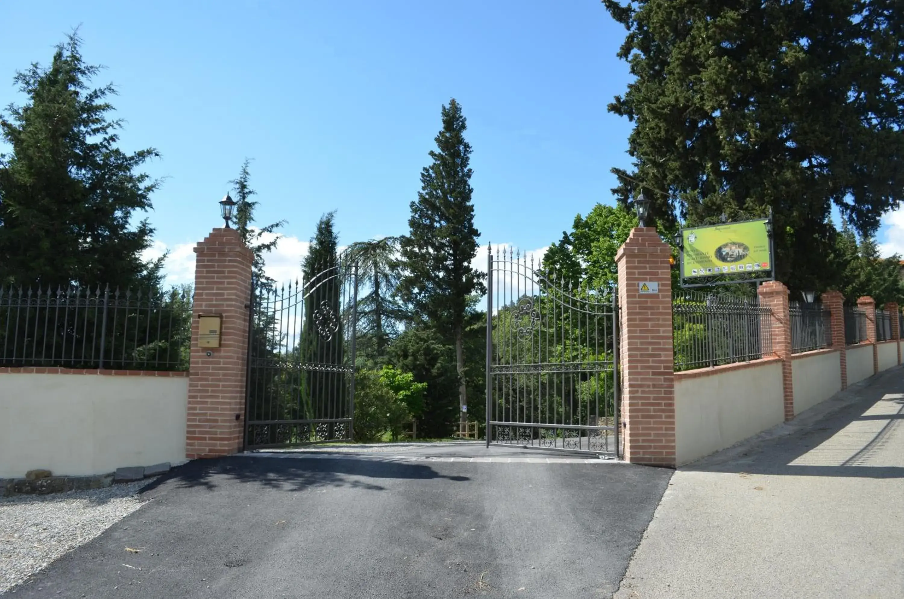 Facade/entrance in Villa Schiatti