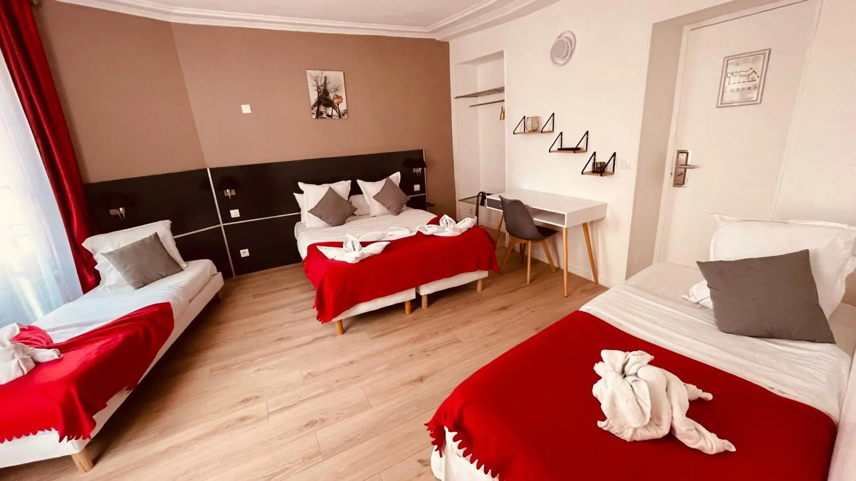 Bed in Jeff Hotel Bed in Jeff Hotel