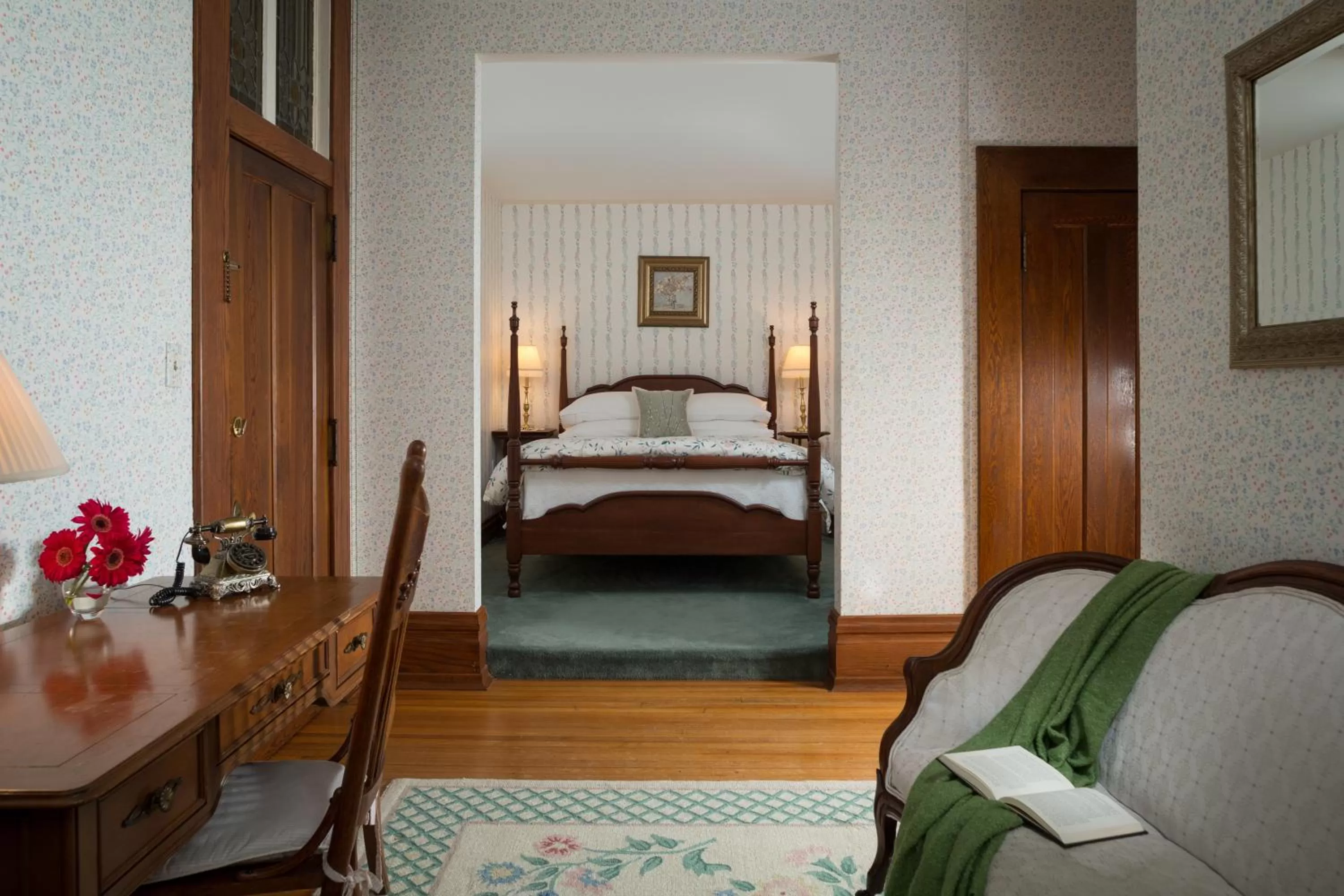 Bedroom, Bed in Mercersburg Inn