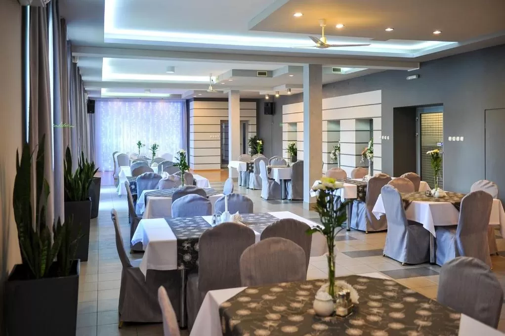 Restaurant/places to eat in Hotel Duet