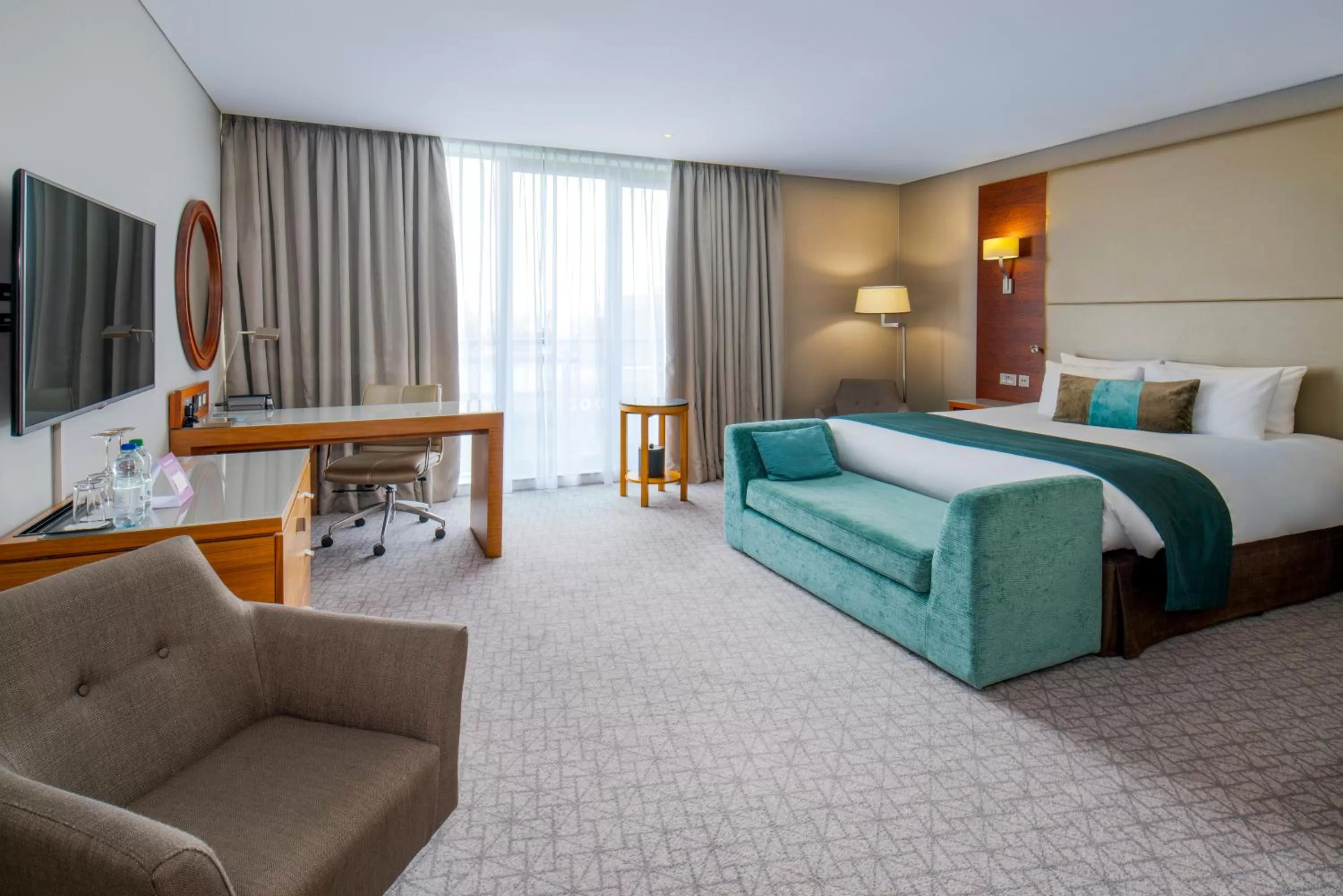 Photo of the whole room, Bed in Crowne Plaza London - Docklands by IHG