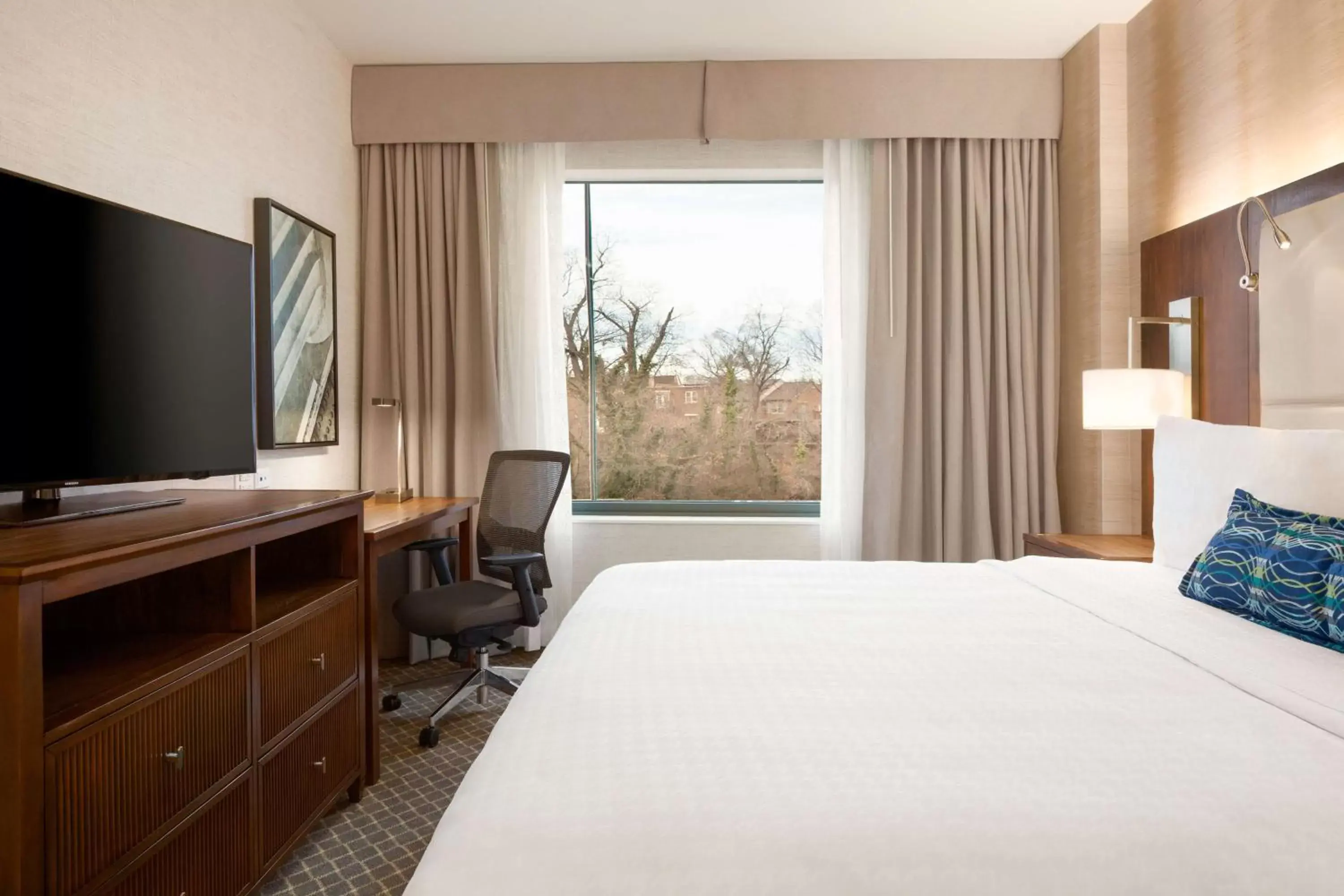 Bedroom, Bed in Homewood Suites By Hilton Arlington Rosslyn Key Bridge