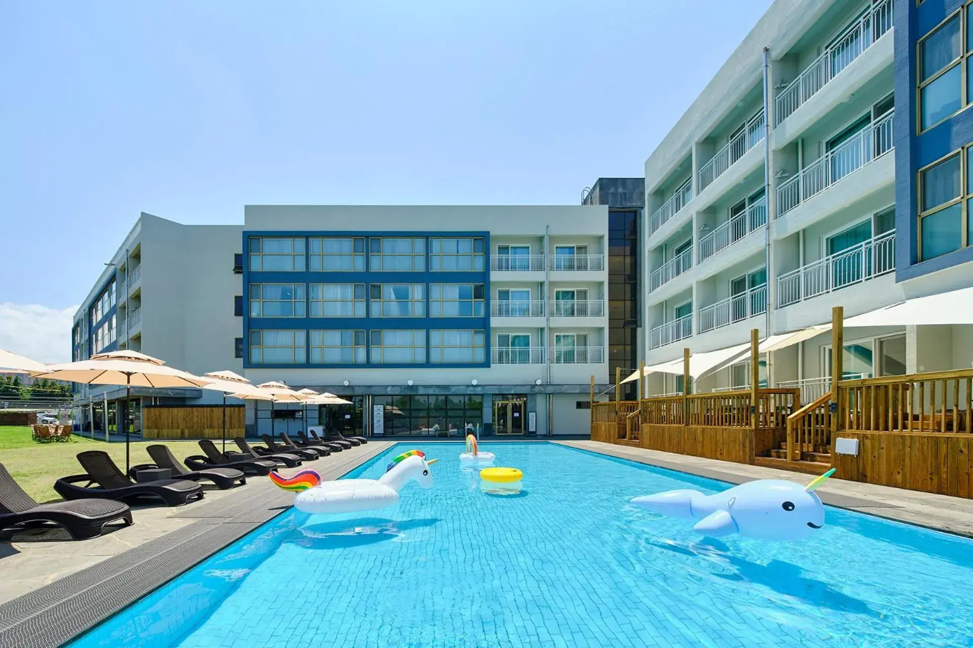Property building, Swimming Pool in JEJU Shangrila Hotel&Resort