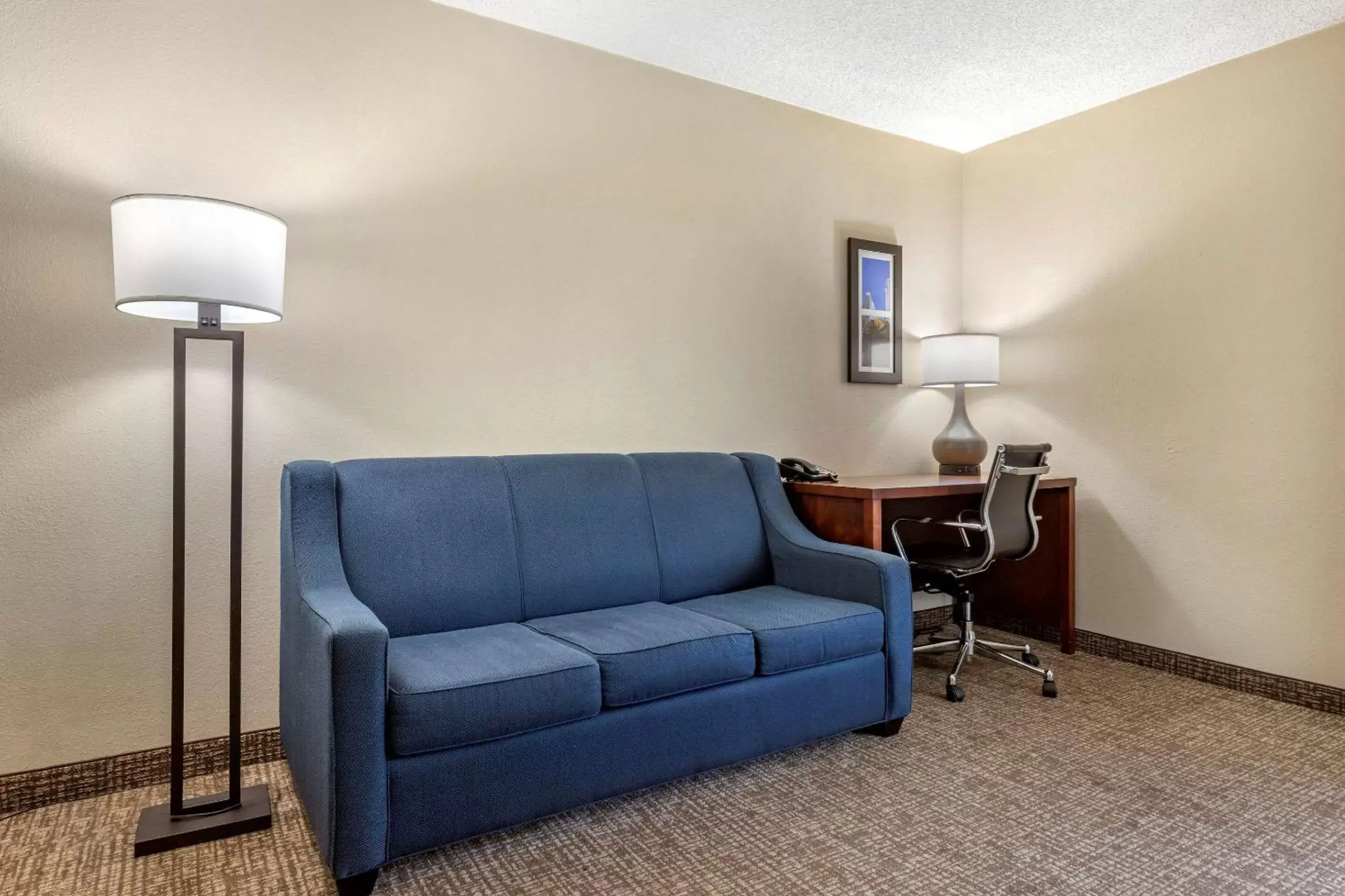 Bedroom, Seating Area in Comfort Inn Charlotte Airport Uptown