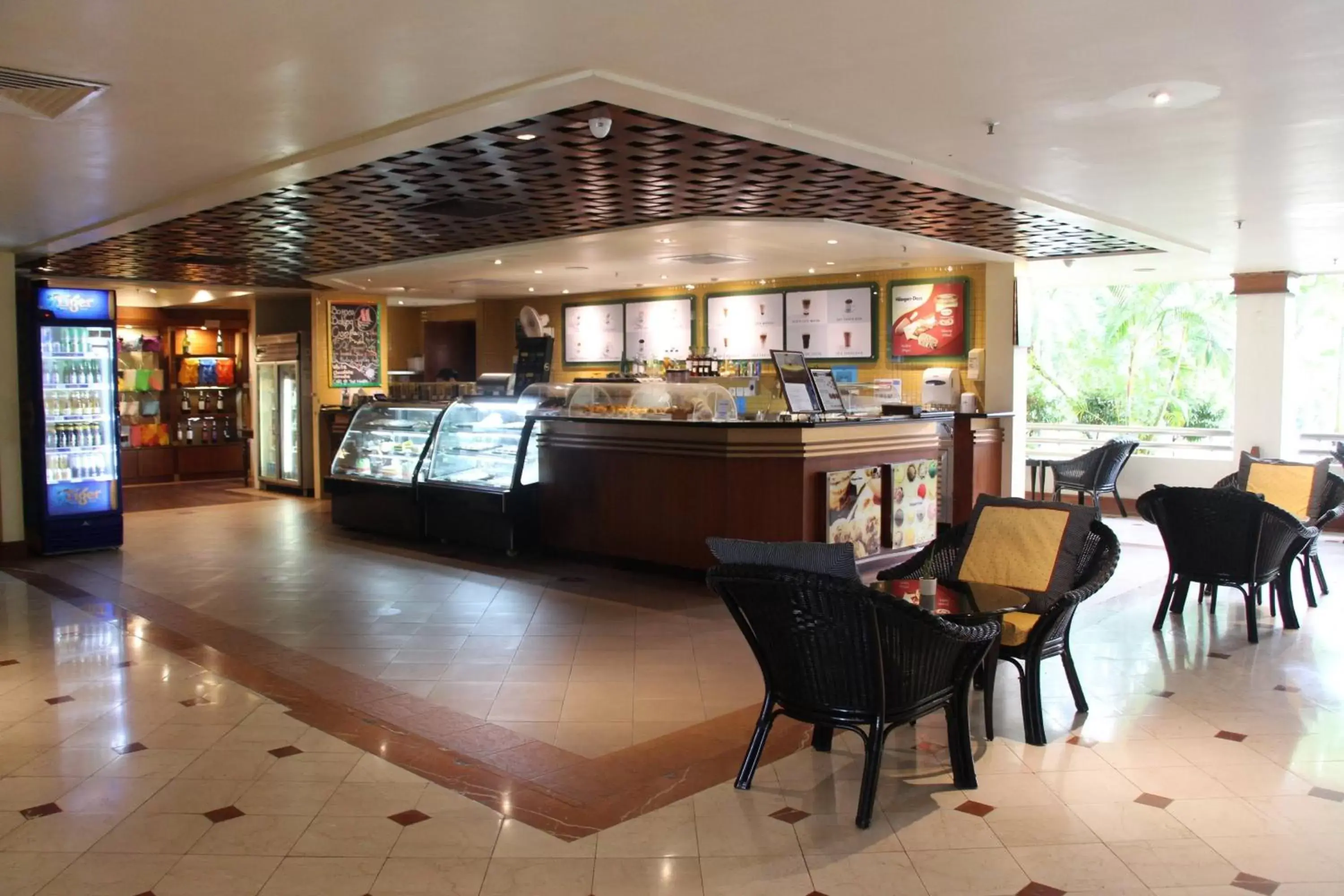 Restaurant/places to eat in Miri Marriott Resort & Spa