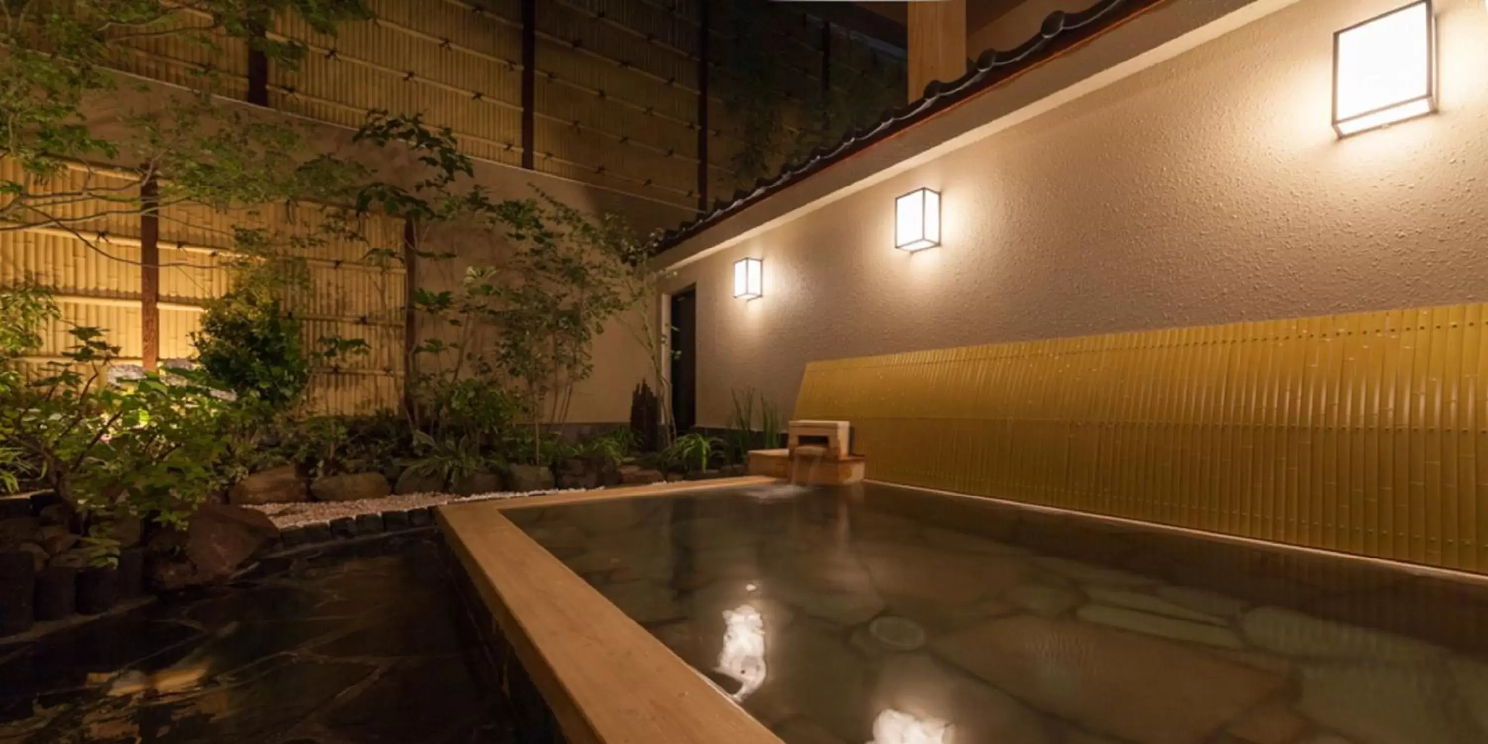 Hot Spring Bath, Swimming Pool in Nishitetsu Resort Inn Beppu