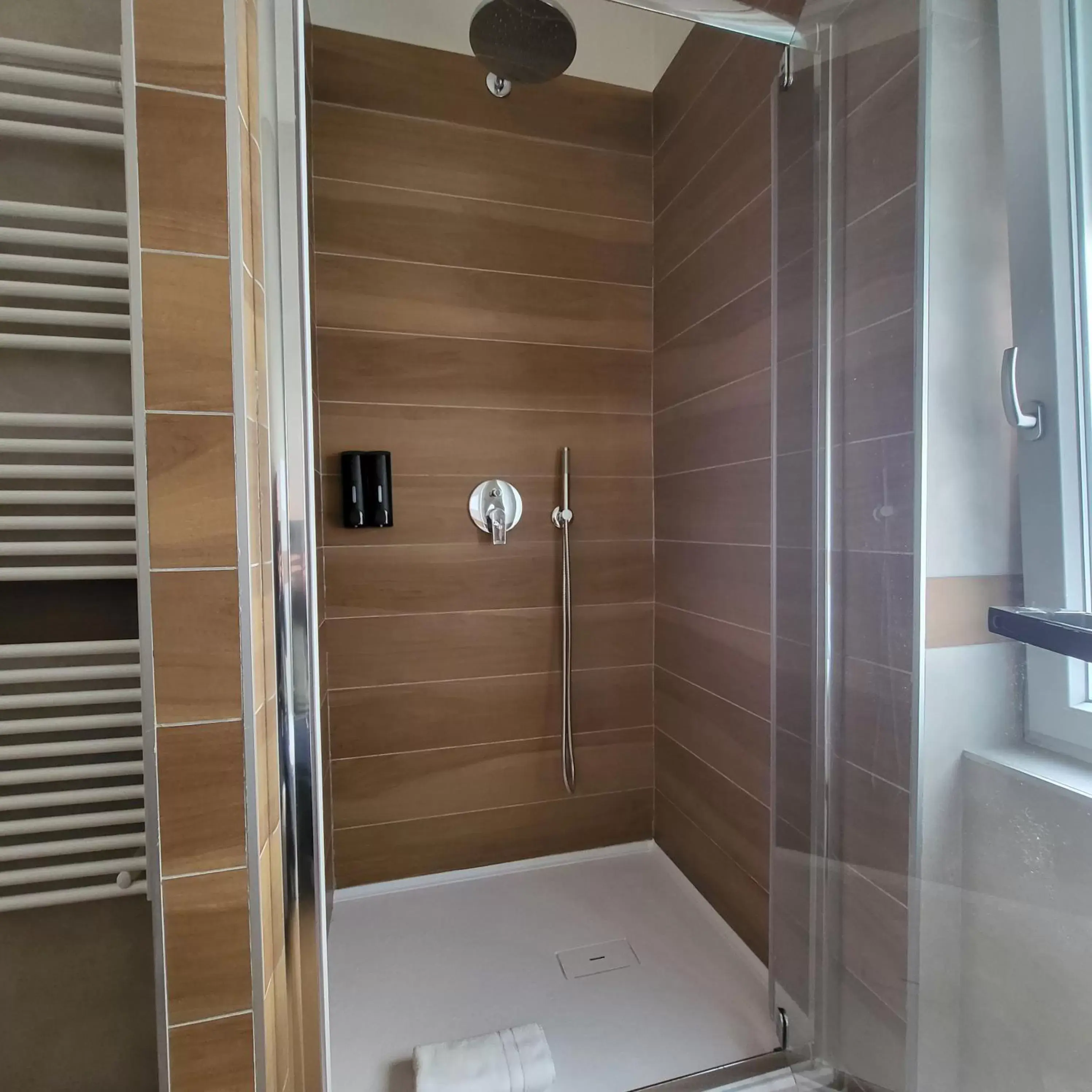 Shower, Bathroom in B&B Salerno Urban Suite 57