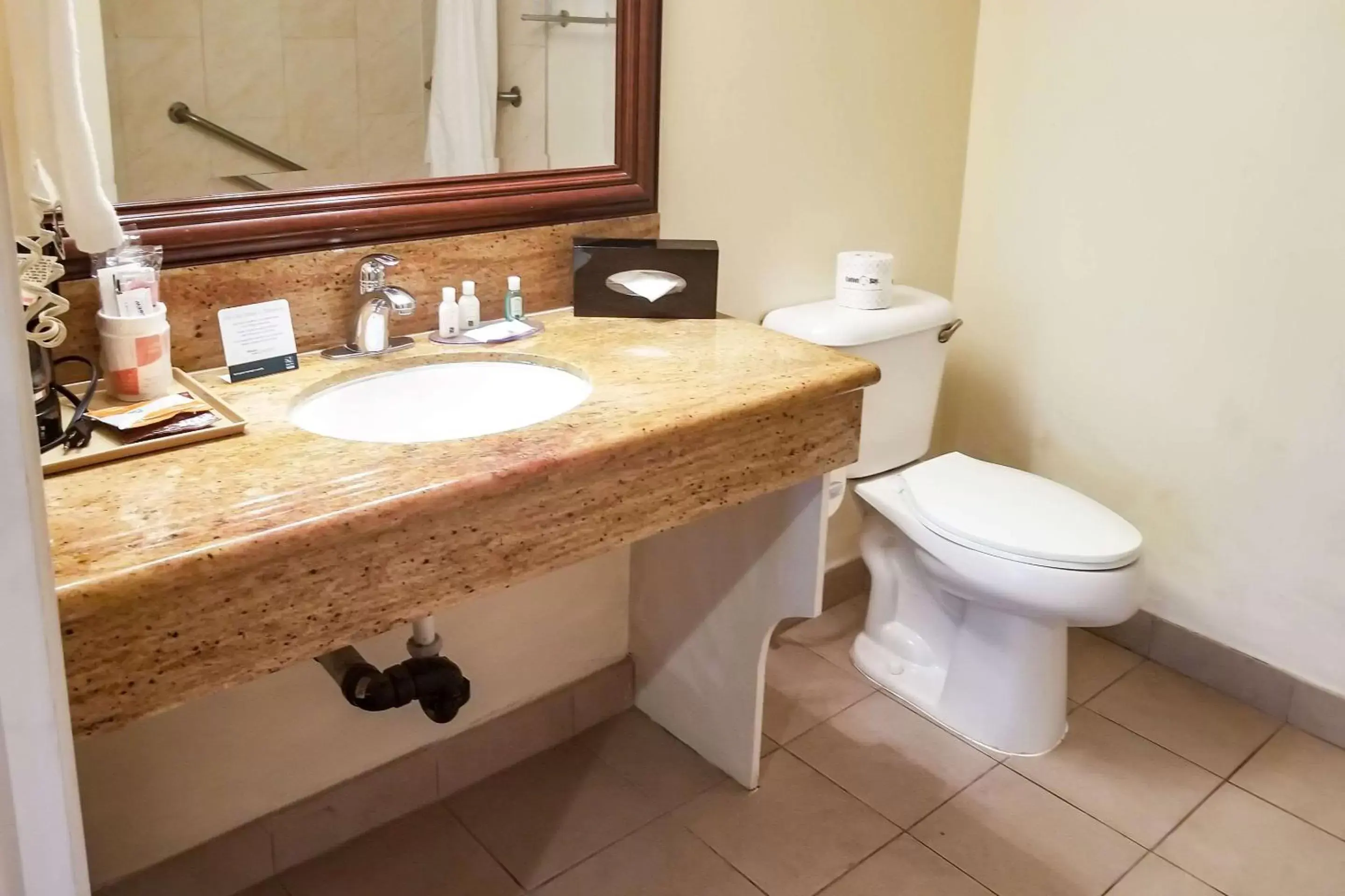 Bathroom in Quality Inn Long Beach - Signal Hill
