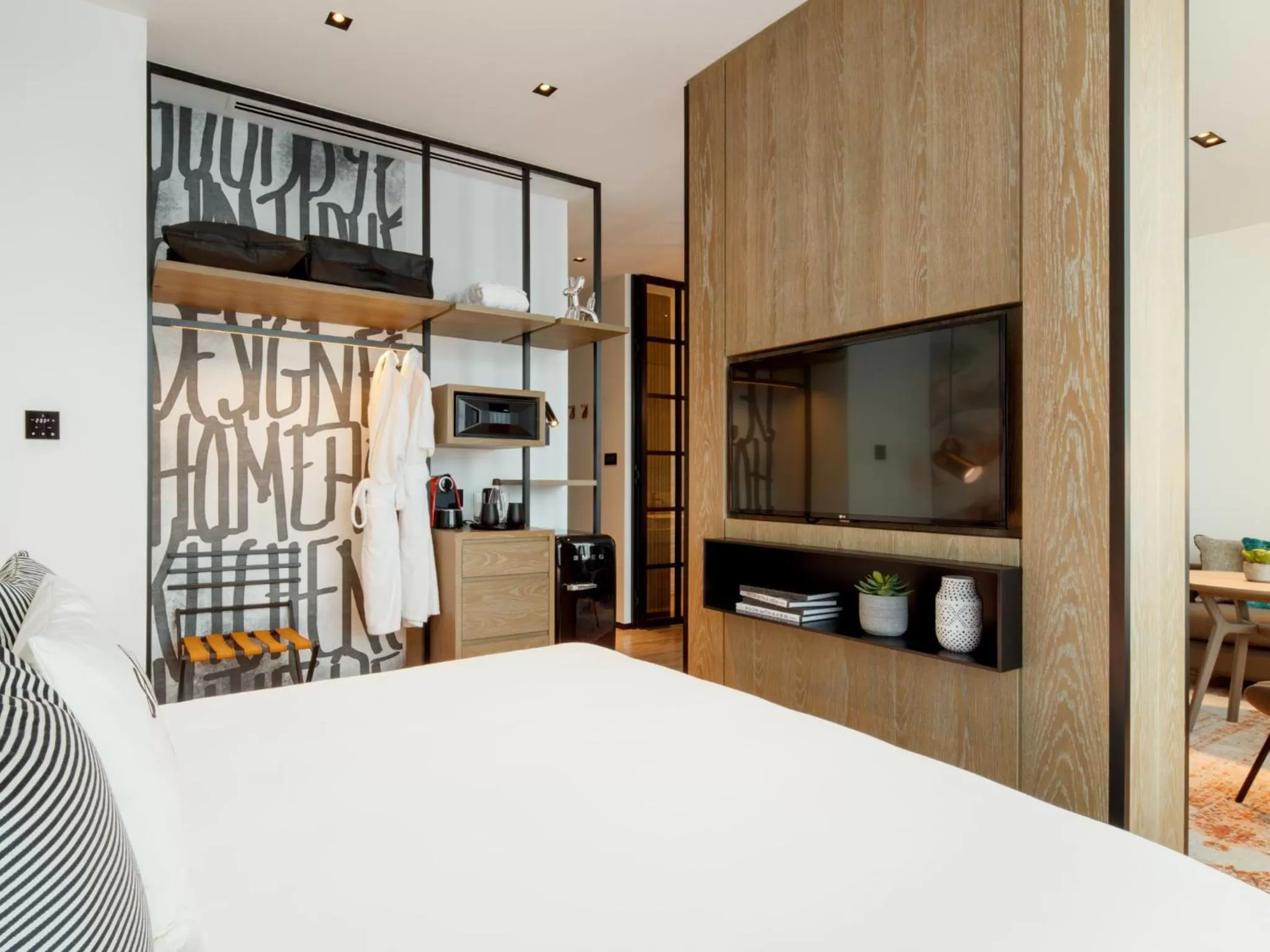 TV and multimedia, Bed in Zabeel House The Greens by Jumeirah