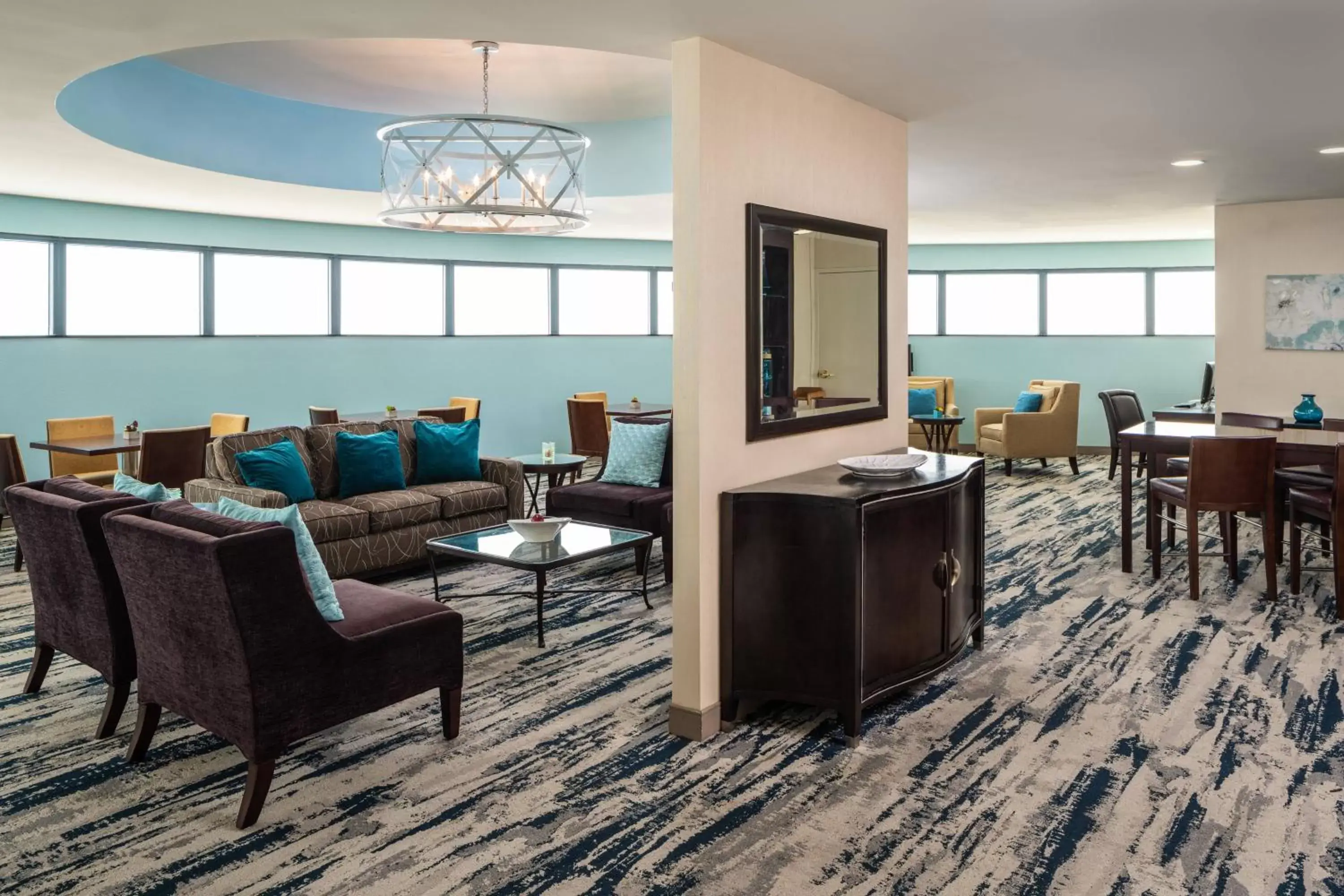 Lounge or bar, Seating Area in Sheraton Tampa Brandon Hotel