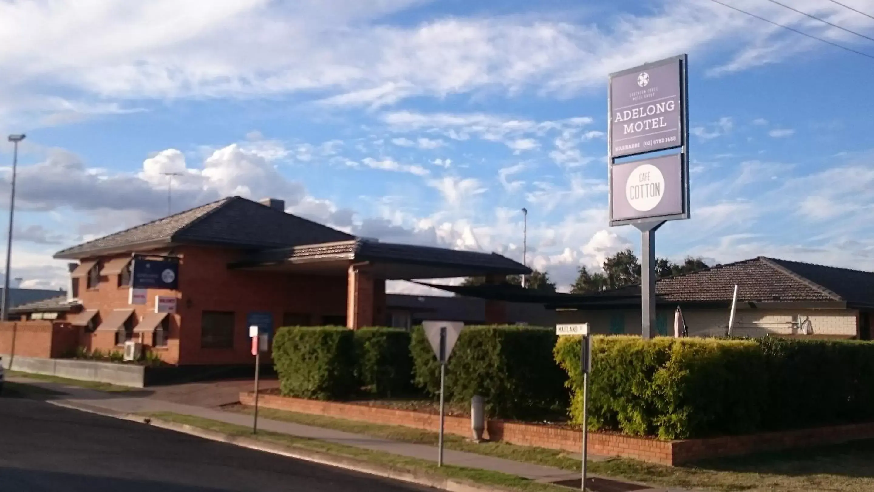 Facade/entrance, Property Building in Adelong Motel