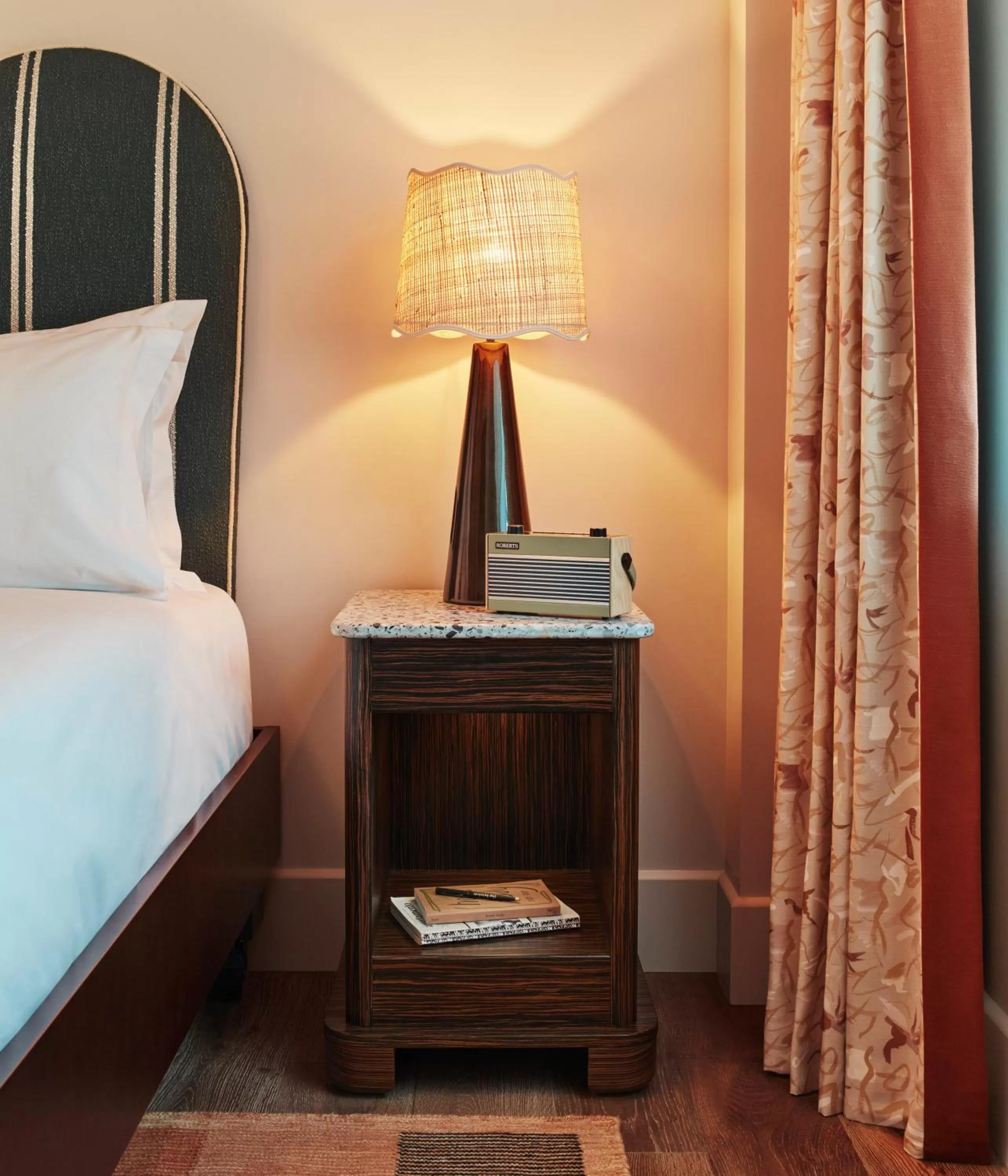 Bedroom, Bed in The Hoxton, Shepherds Bush