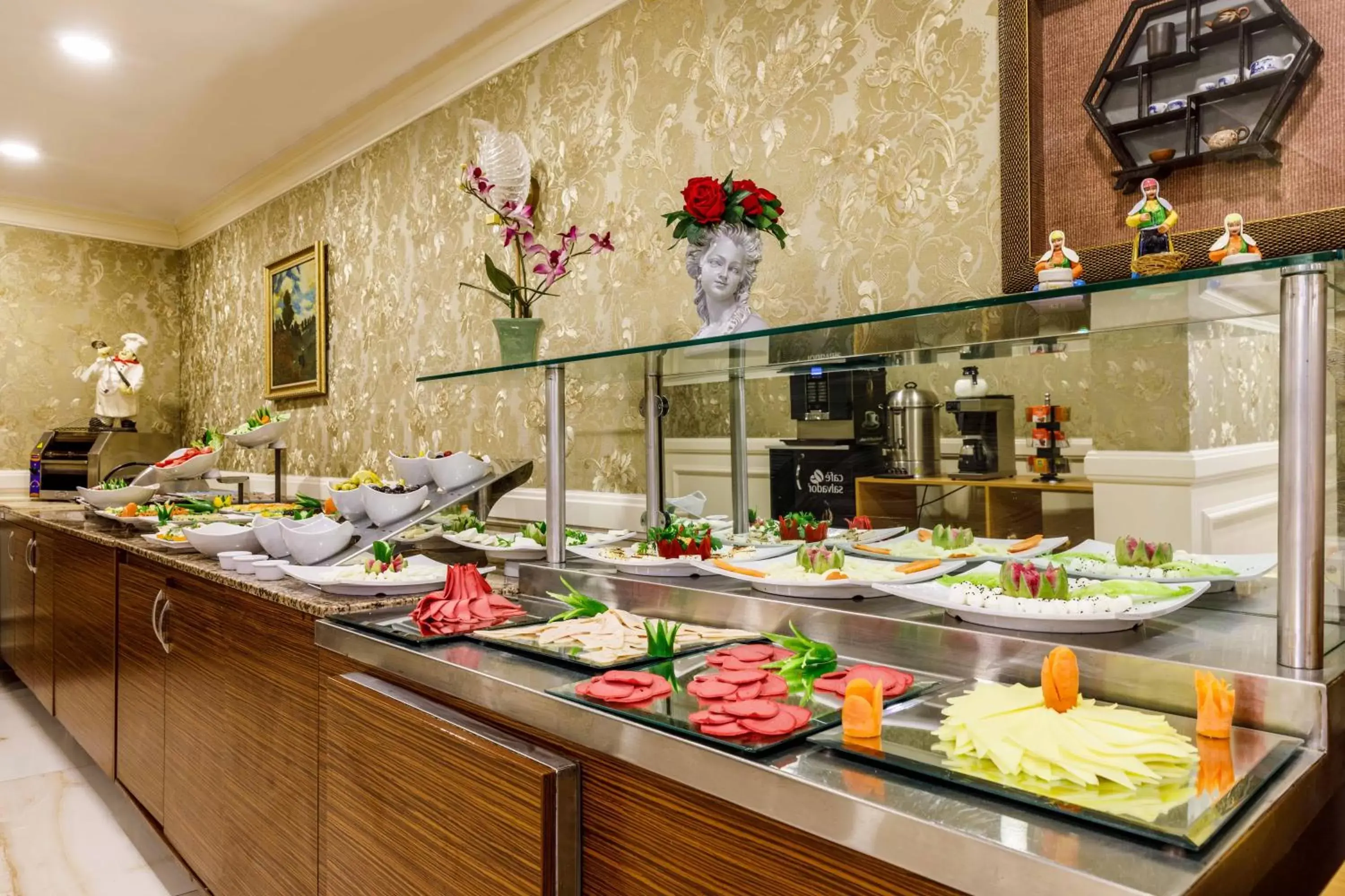 Buffet breakfast, Food in Golden Crown Hotel