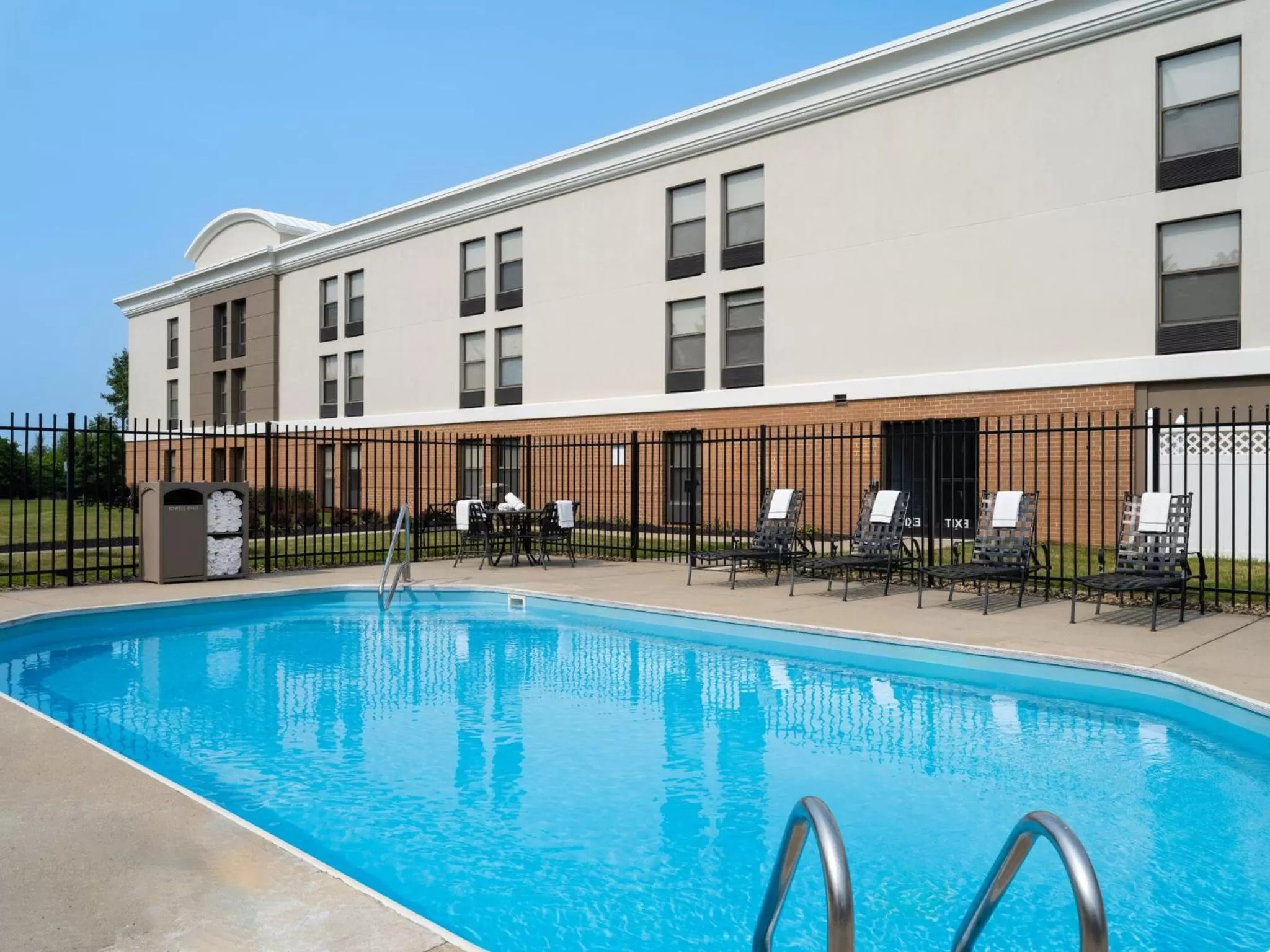 Swimming pool in Holiday Inn Express Indianapolis Airport by IHG