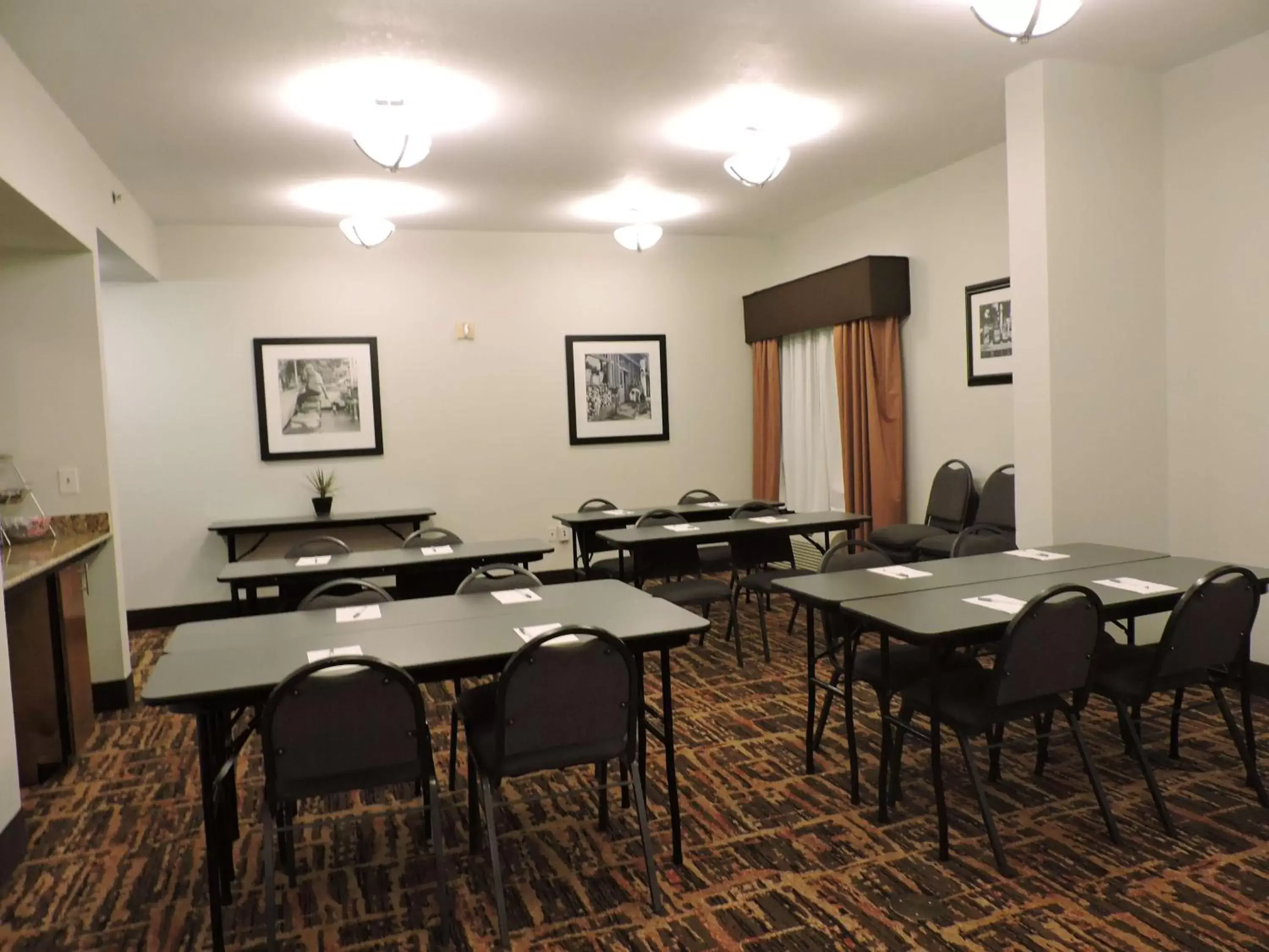 Meeting/conference room, Restaurant/Places to Eat in Hampton Inn Lafayette Louisiana