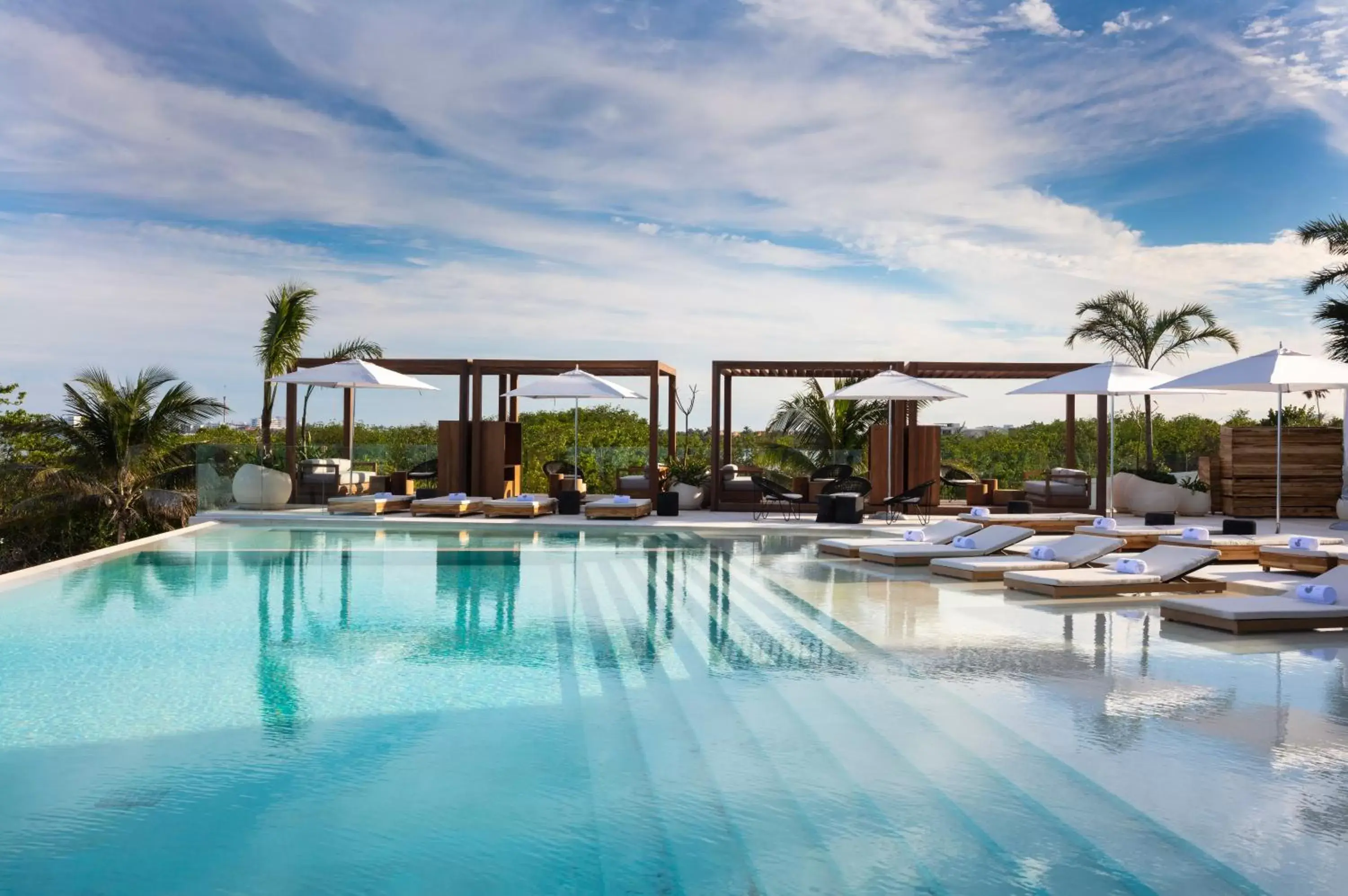 Swimming Pool in SLS Cancun Hotel & Spa