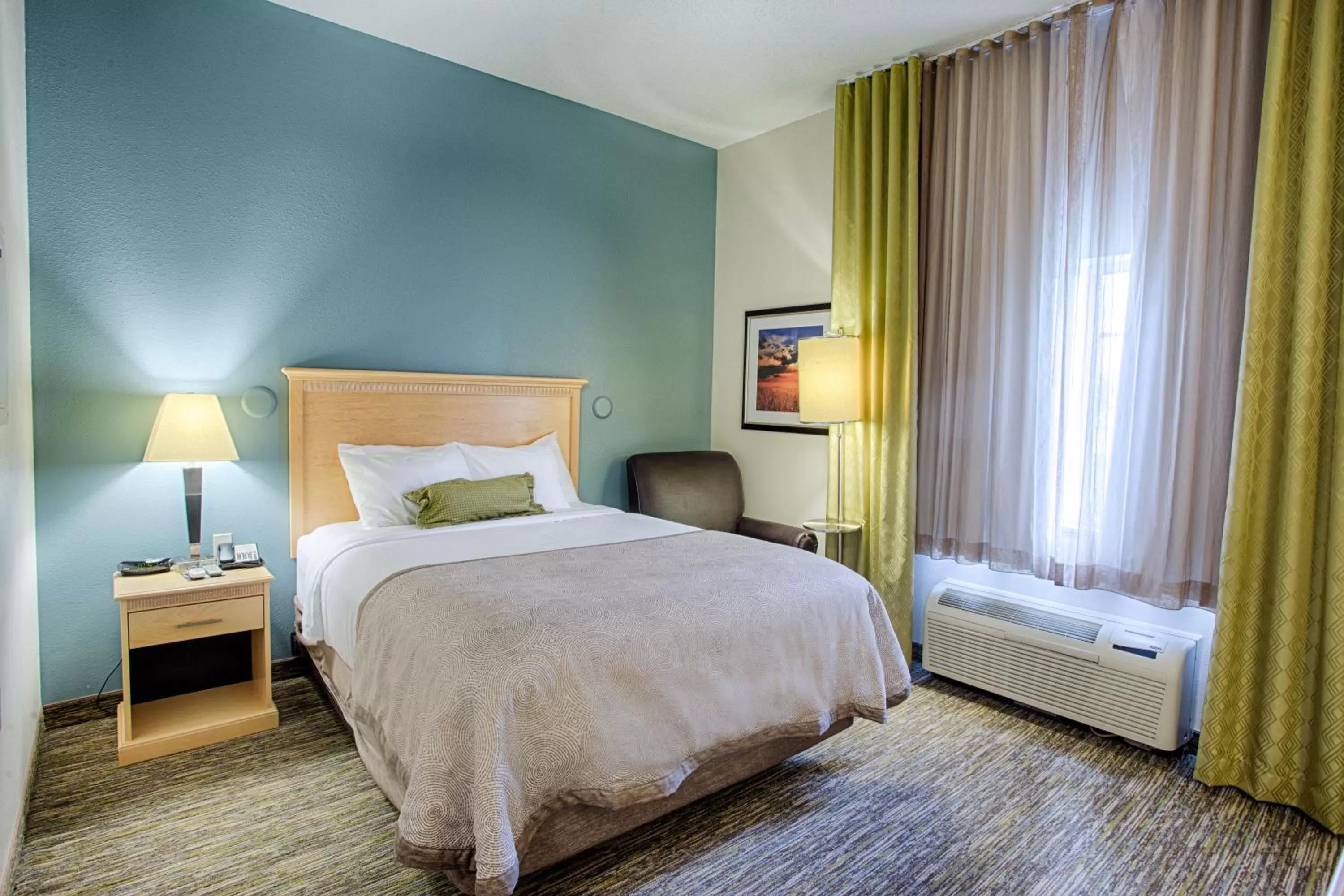 Photo of the whole room, Bed in Candlewood Suites Fargo-North Dakota State University by IHG
