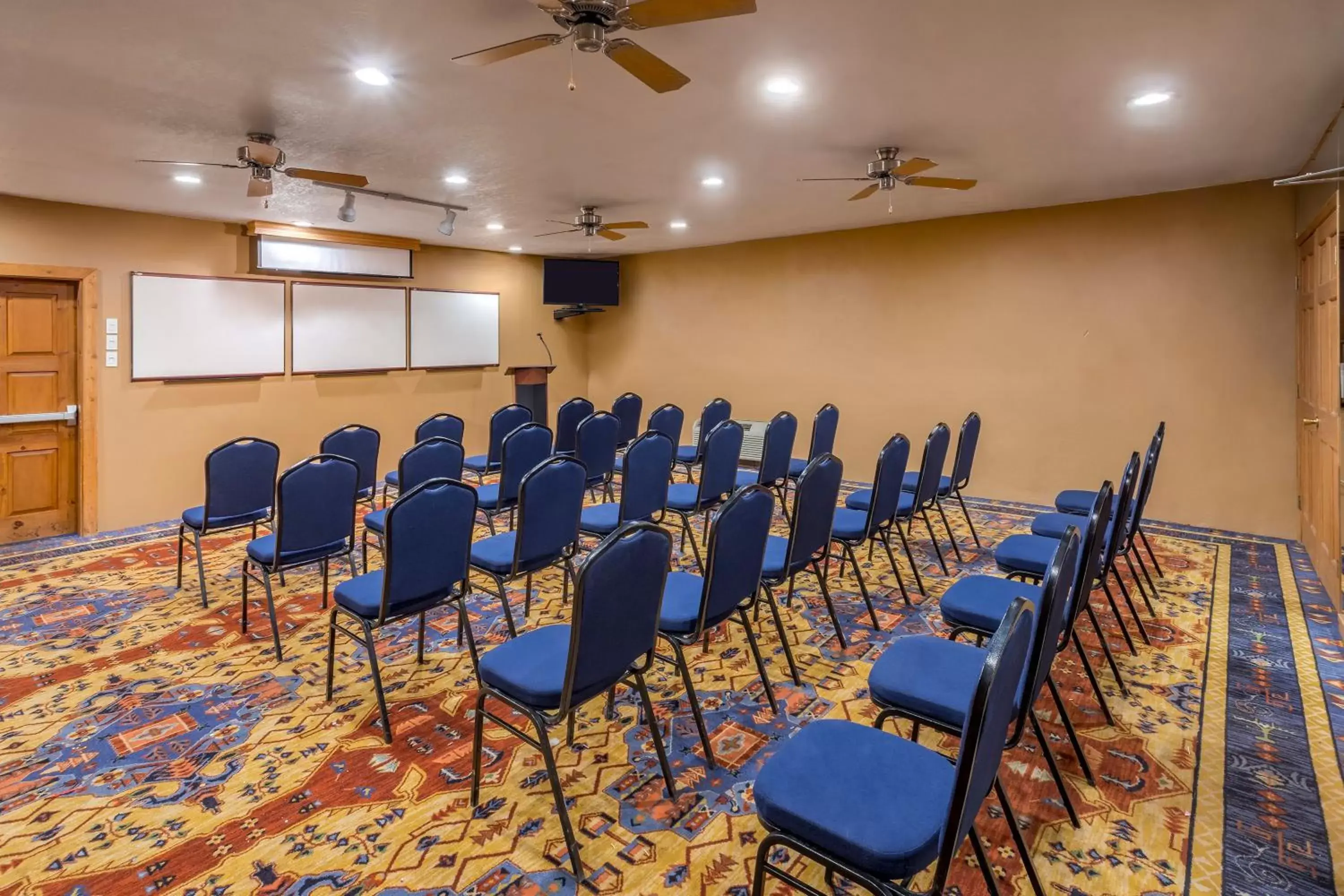 Meeting/conference room in Holiday Inn Canyon De Chelly-Chinle, an IHG Hotel